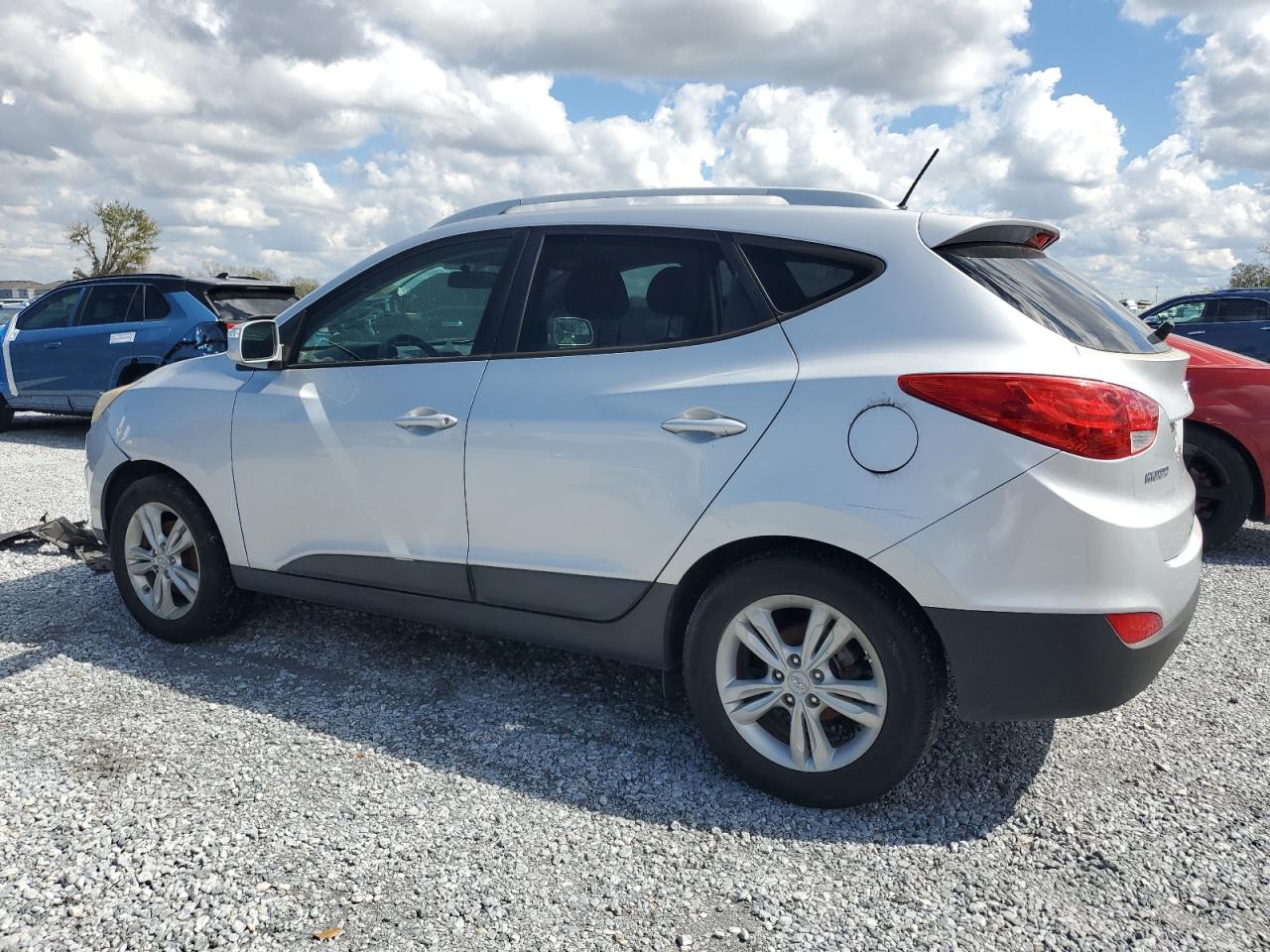 2012 Hyundai Tucson - Image 2