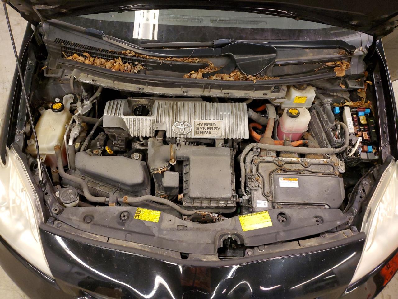 2013 Toyota Prius - Image 11