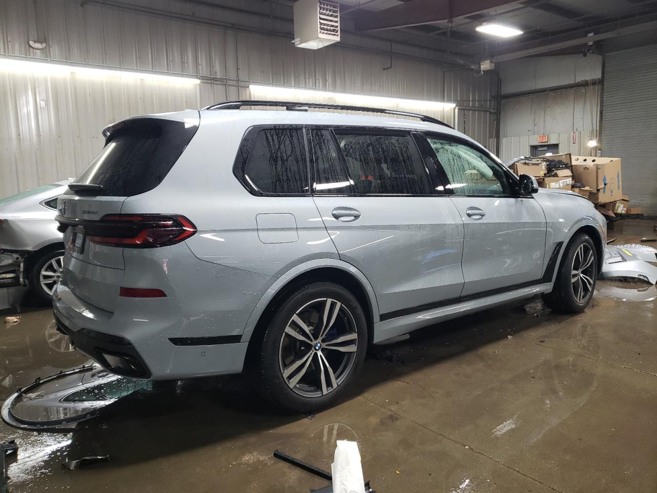 2024 BMW X7 - Image 3