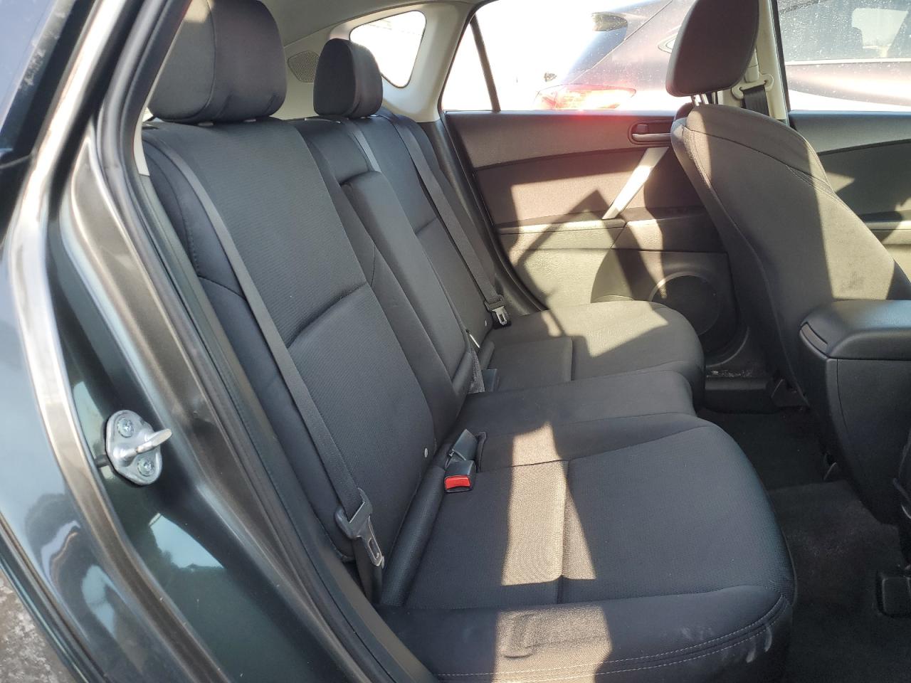 2011 Mazda 3 - Image 10