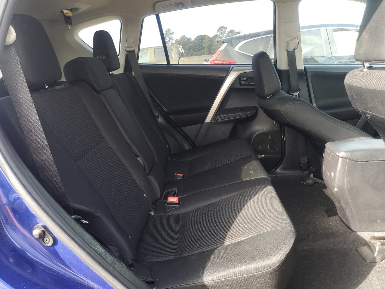 2015 Toyota RAV 4 - Image 11