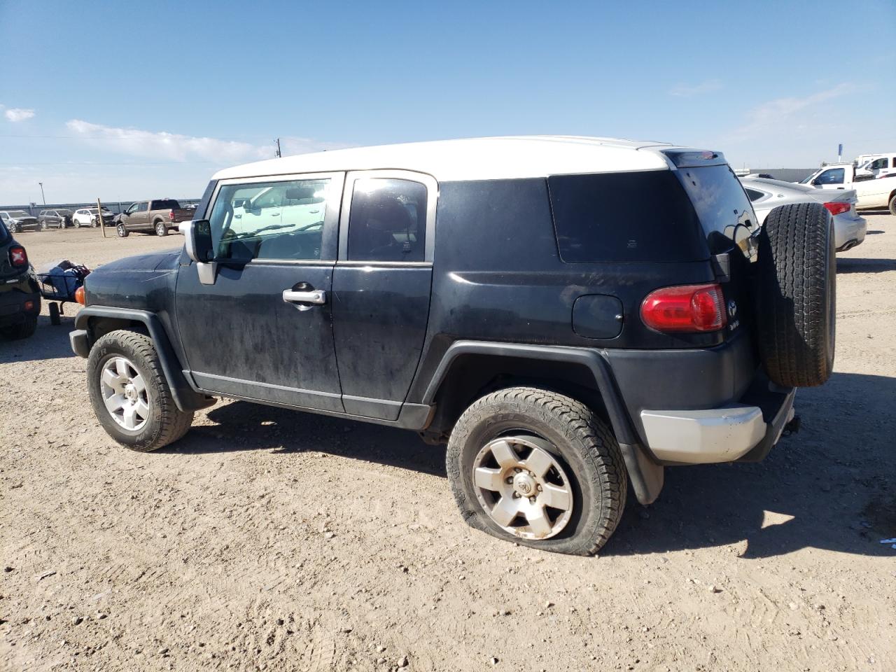 2007 Toyota FJ Cruiser - Image 2