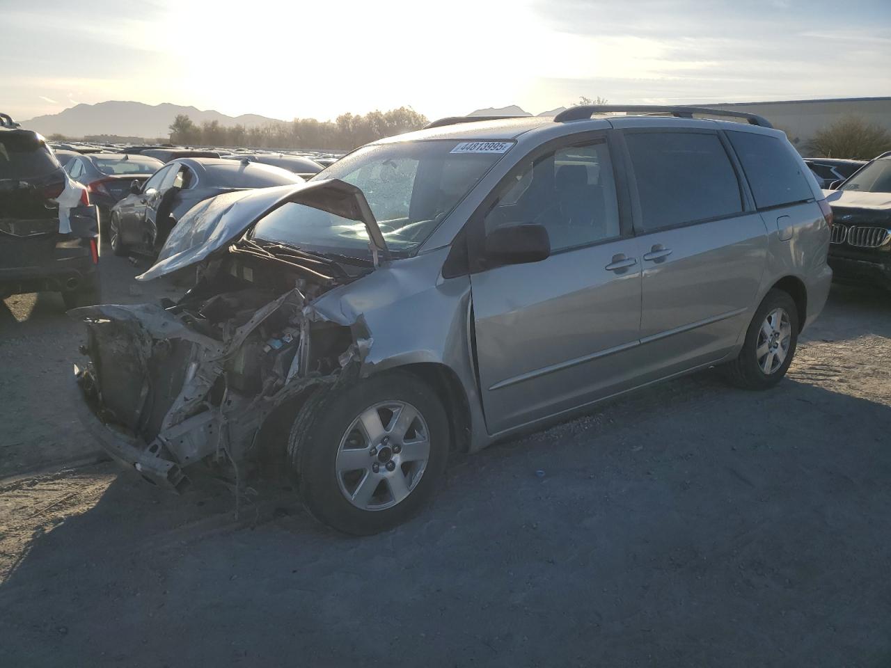 2004 Toyota Sienna - Image 1