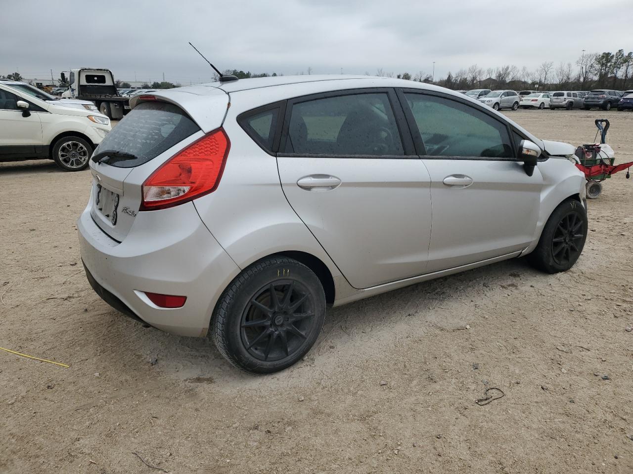 2013 Ford Fiesta - Image 3