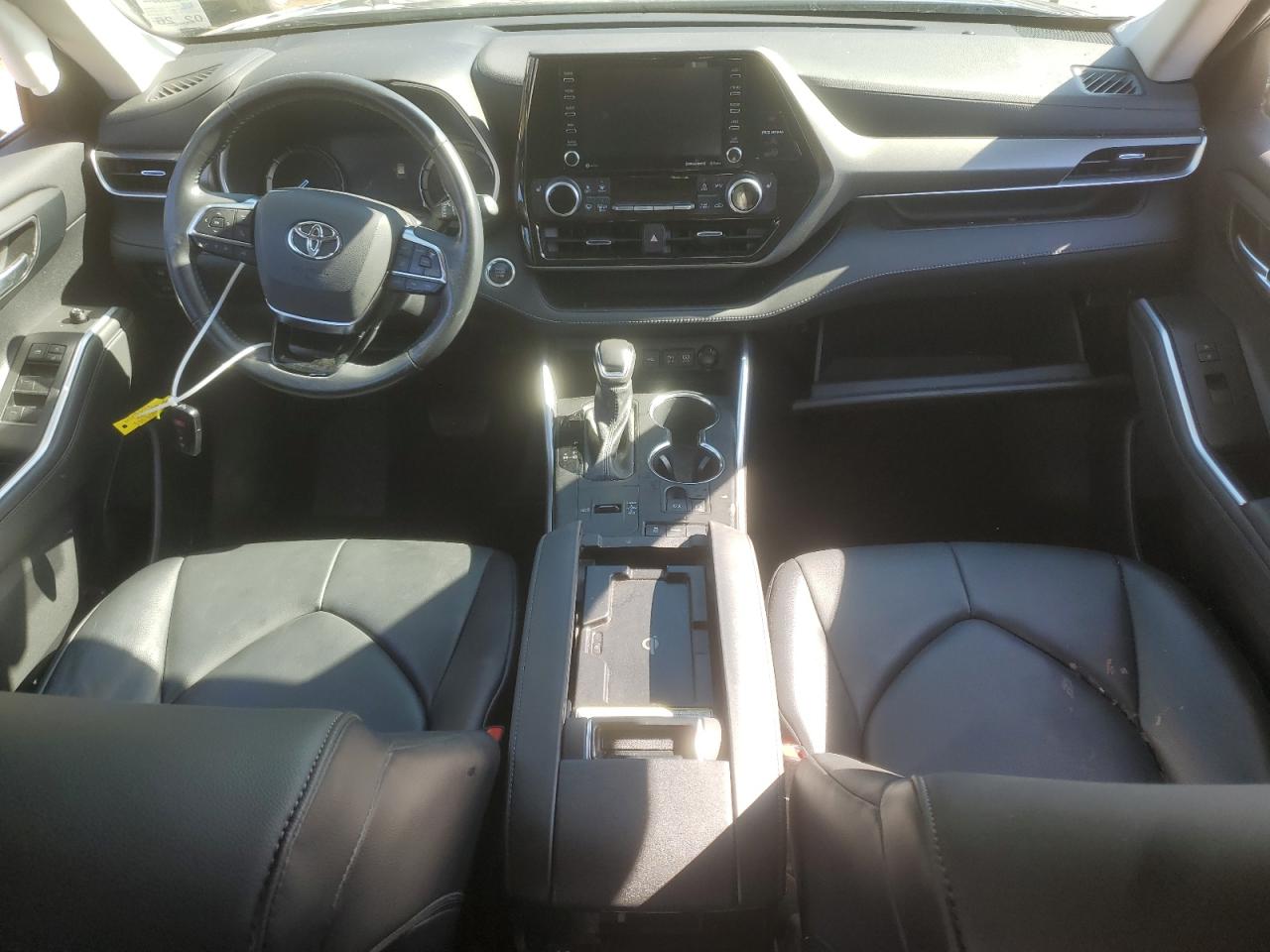 2021 Toyota Highlander - Image 8