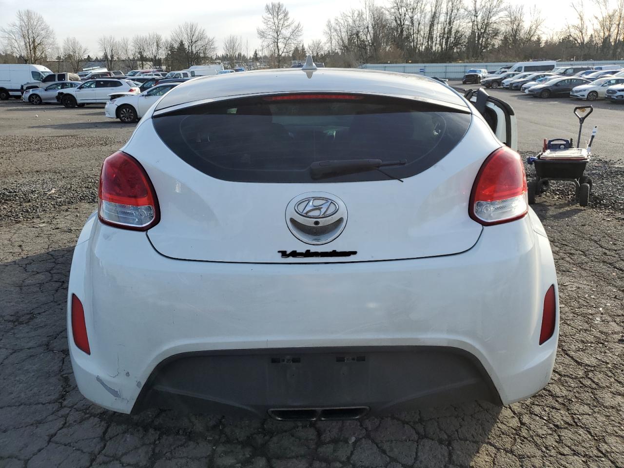 2016 Hyundai Veloster - Image 6