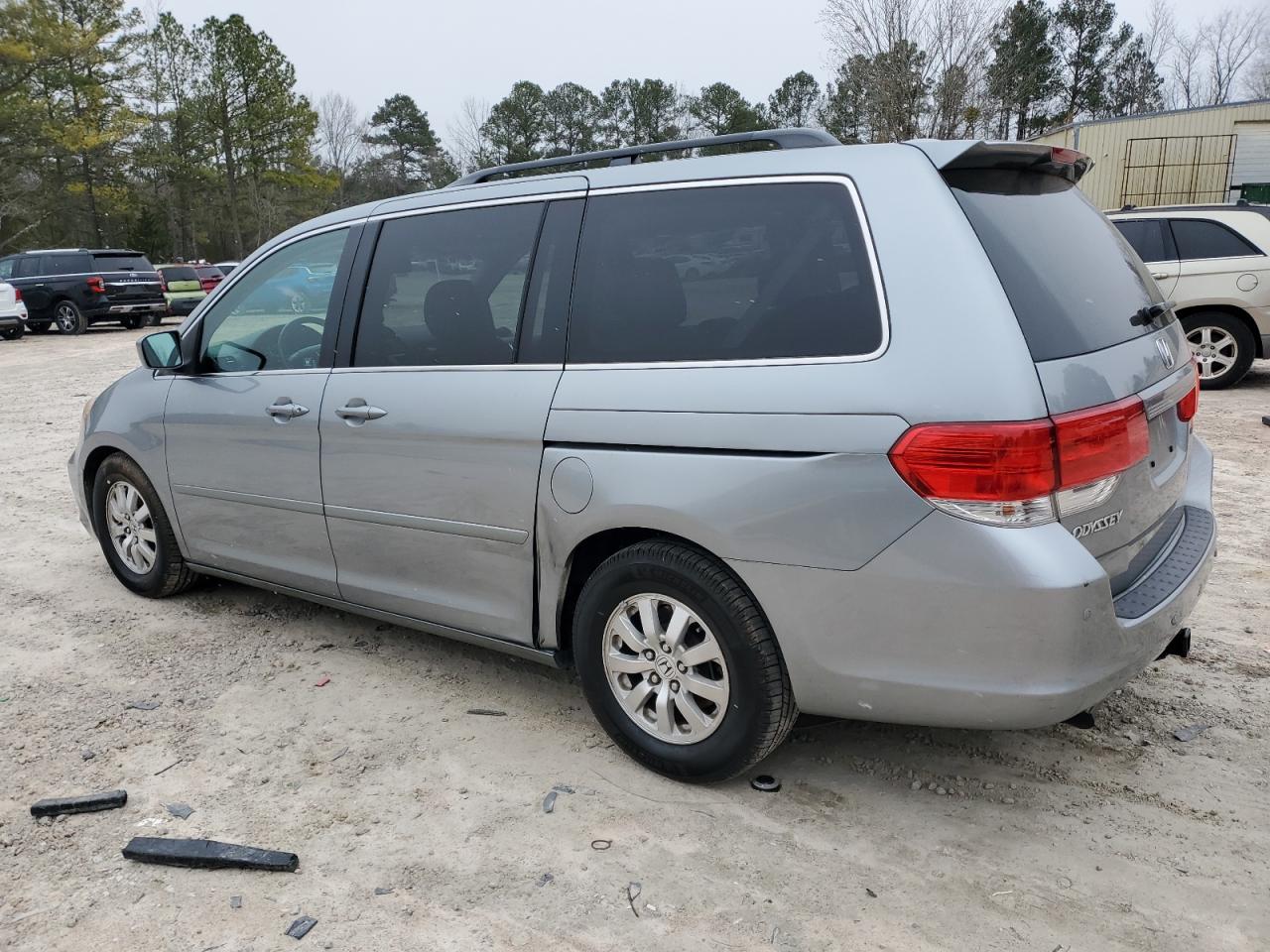 2010 Honda Odyssey - Image 2