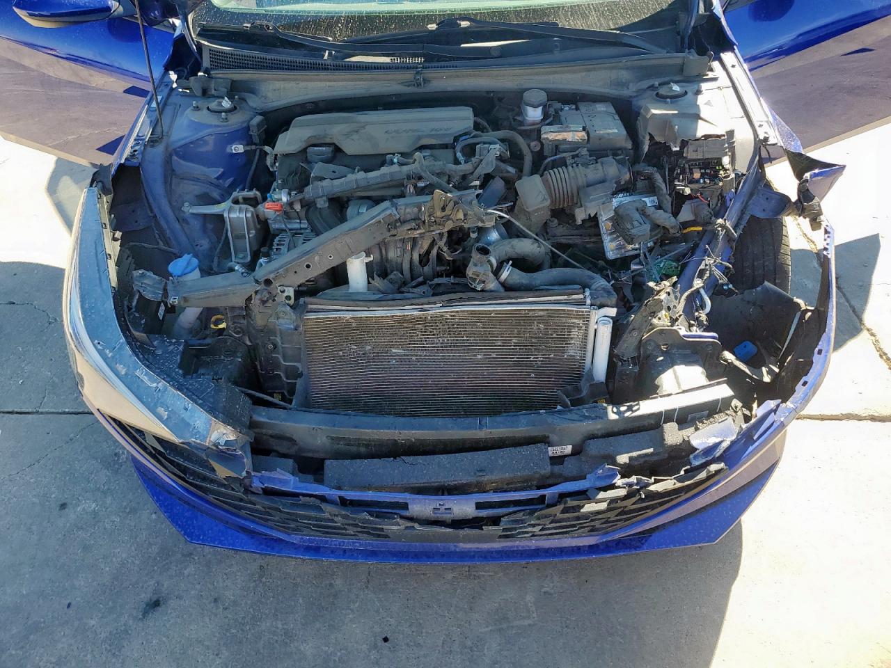 2023 Hyundai Elantra - Image 13