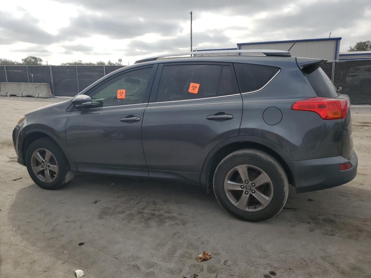 2015 Toyota RAV 4 - Image 2