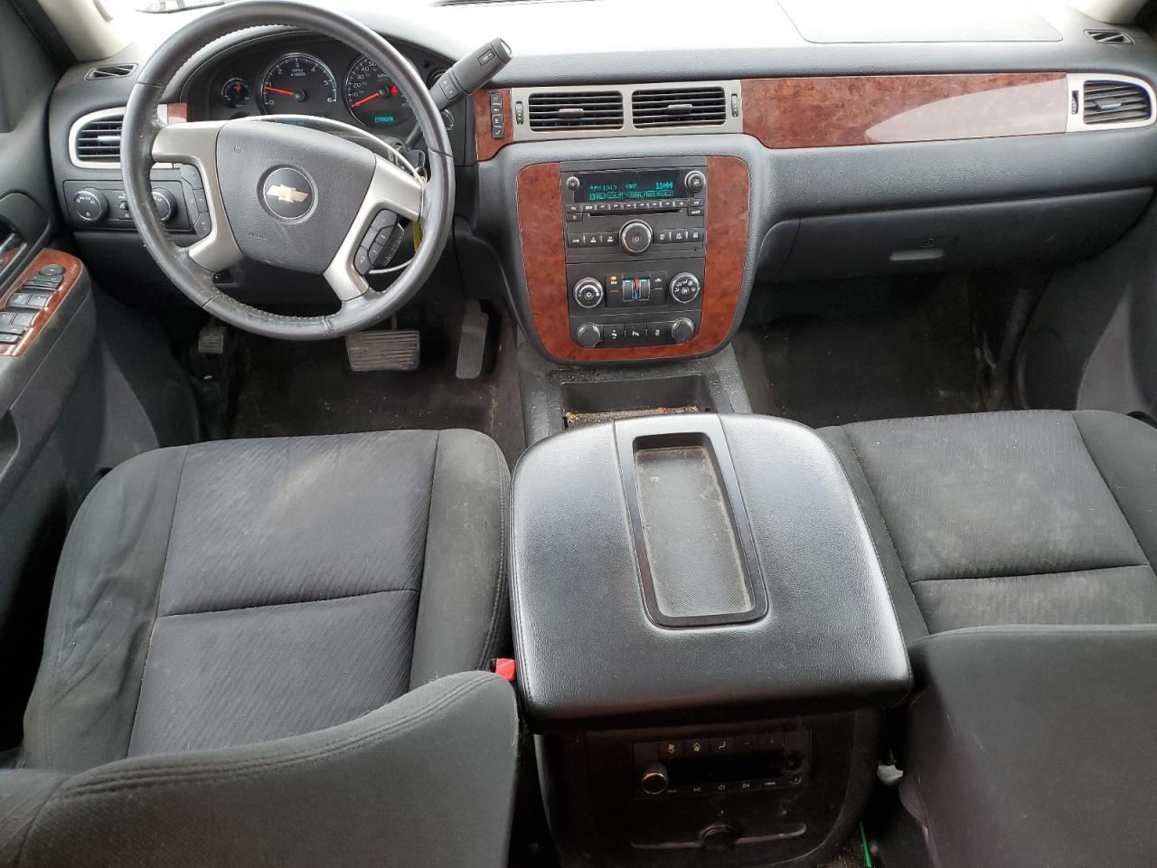 2014 Chevrolet Suburban - Image 8