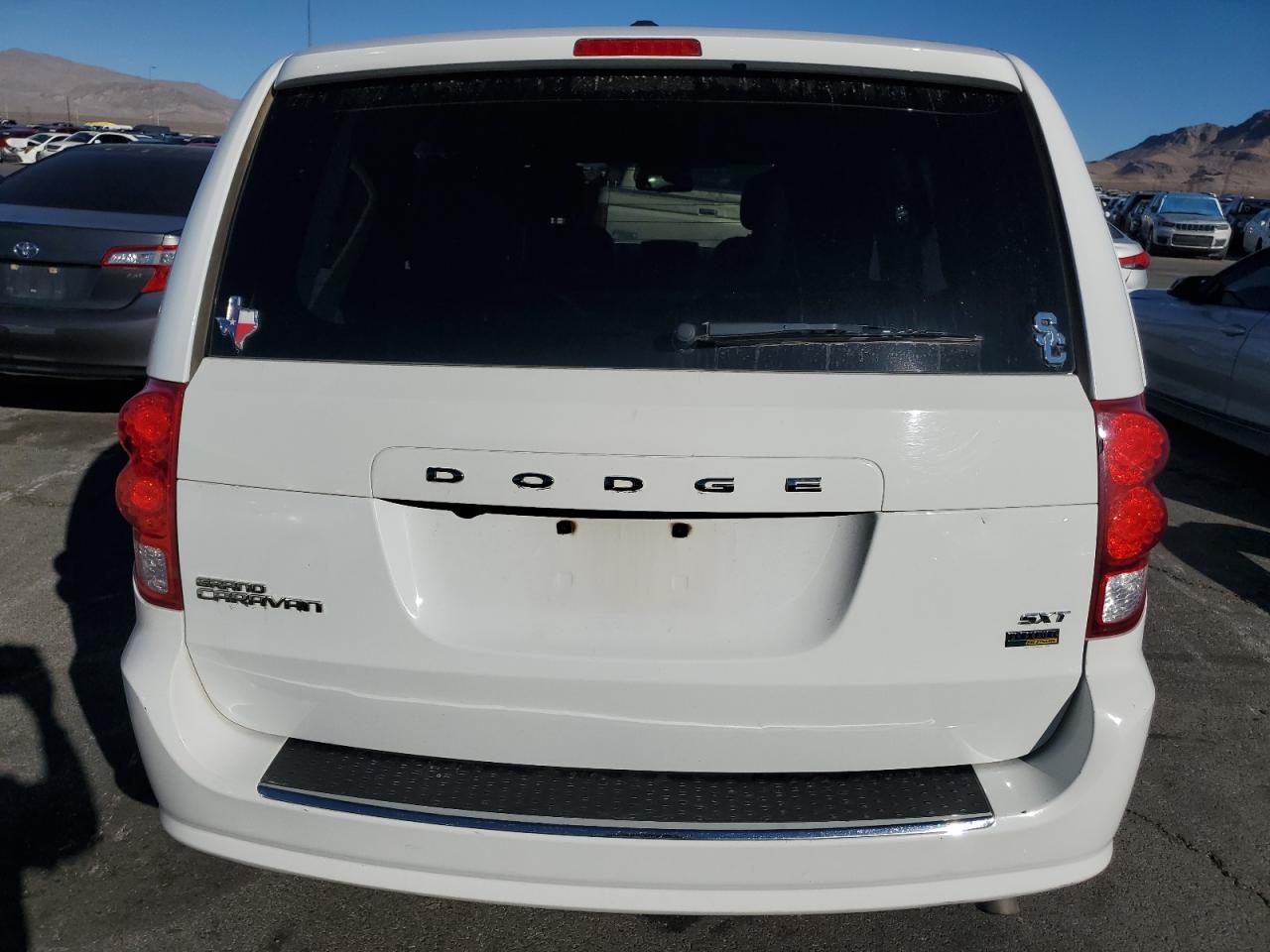 2019 Dodge Caravan - Image 6