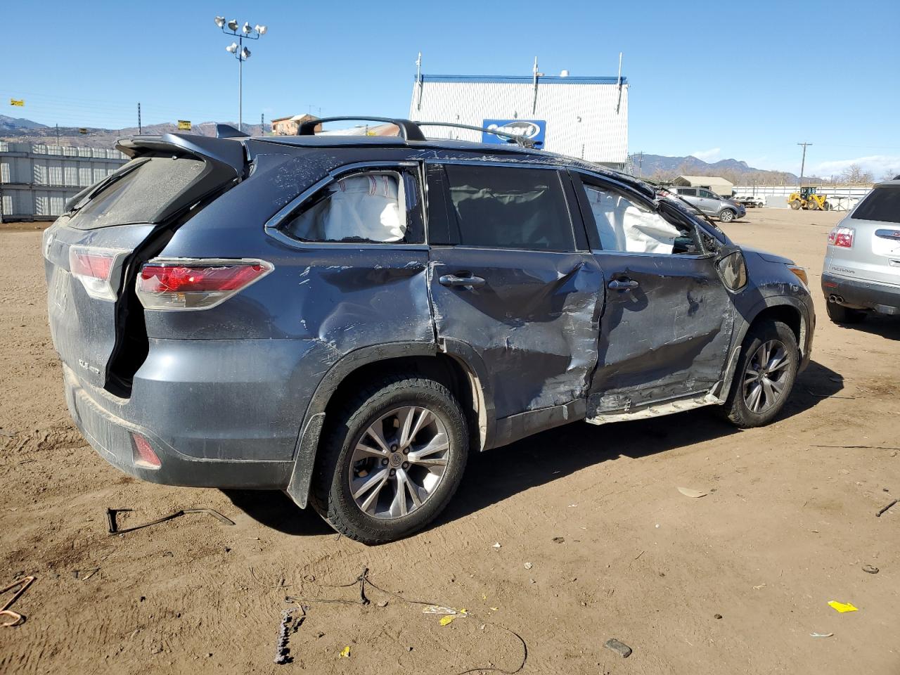 2015 Toyota Highlander - Image 3