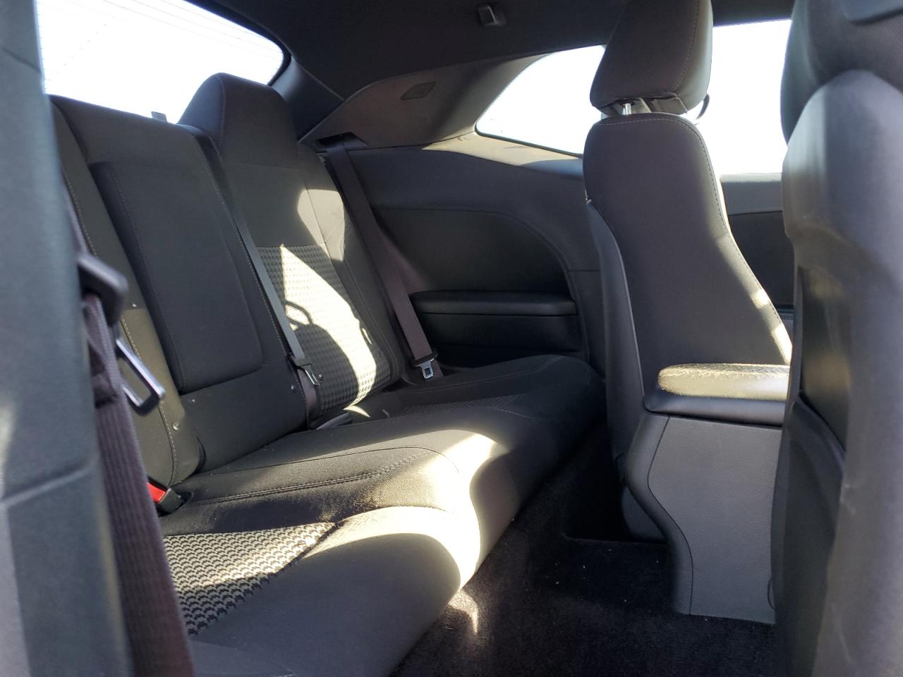 2016 Dodge Challenger - Image 11