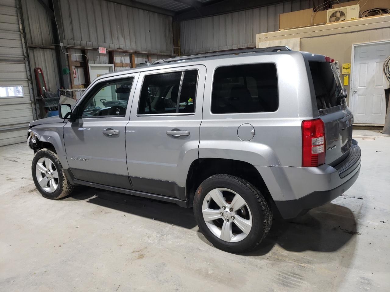 2014 Jeep Liberty (Patriot) - Image 2