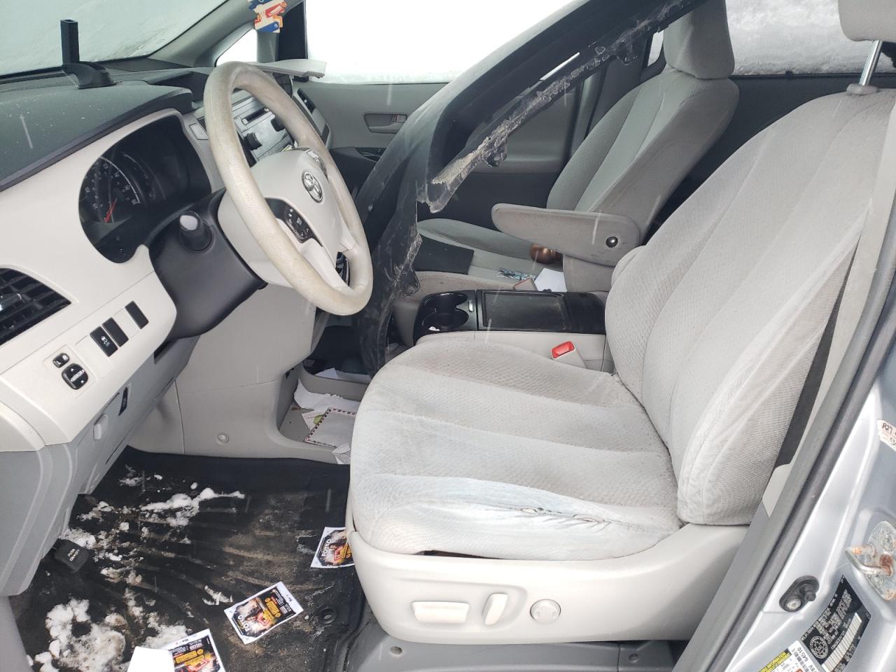 2014 Toyota Sienna - Image 7