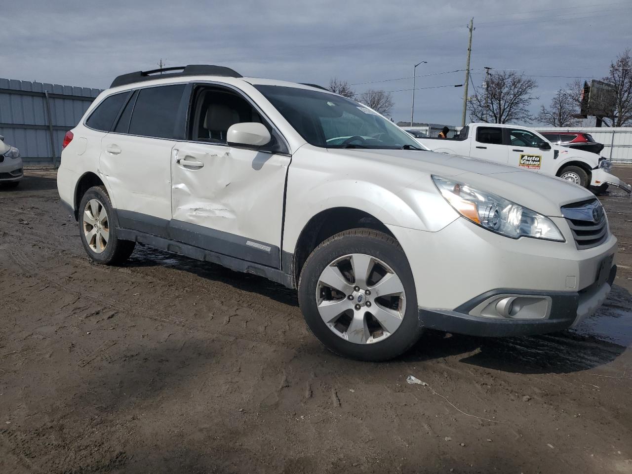 2011 Subaru Outback - Image 4