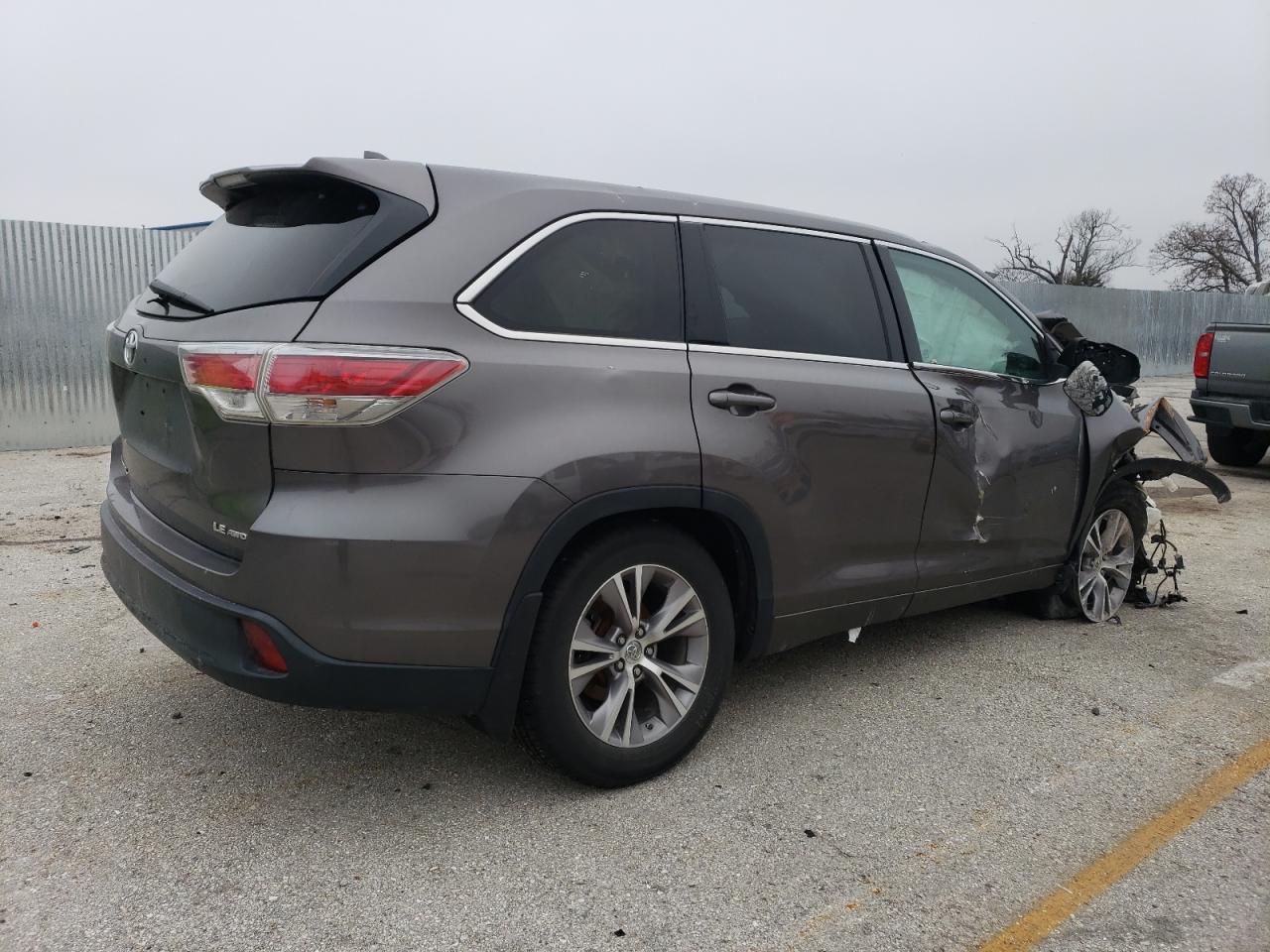 2015 Toyota Highlander - Image 3