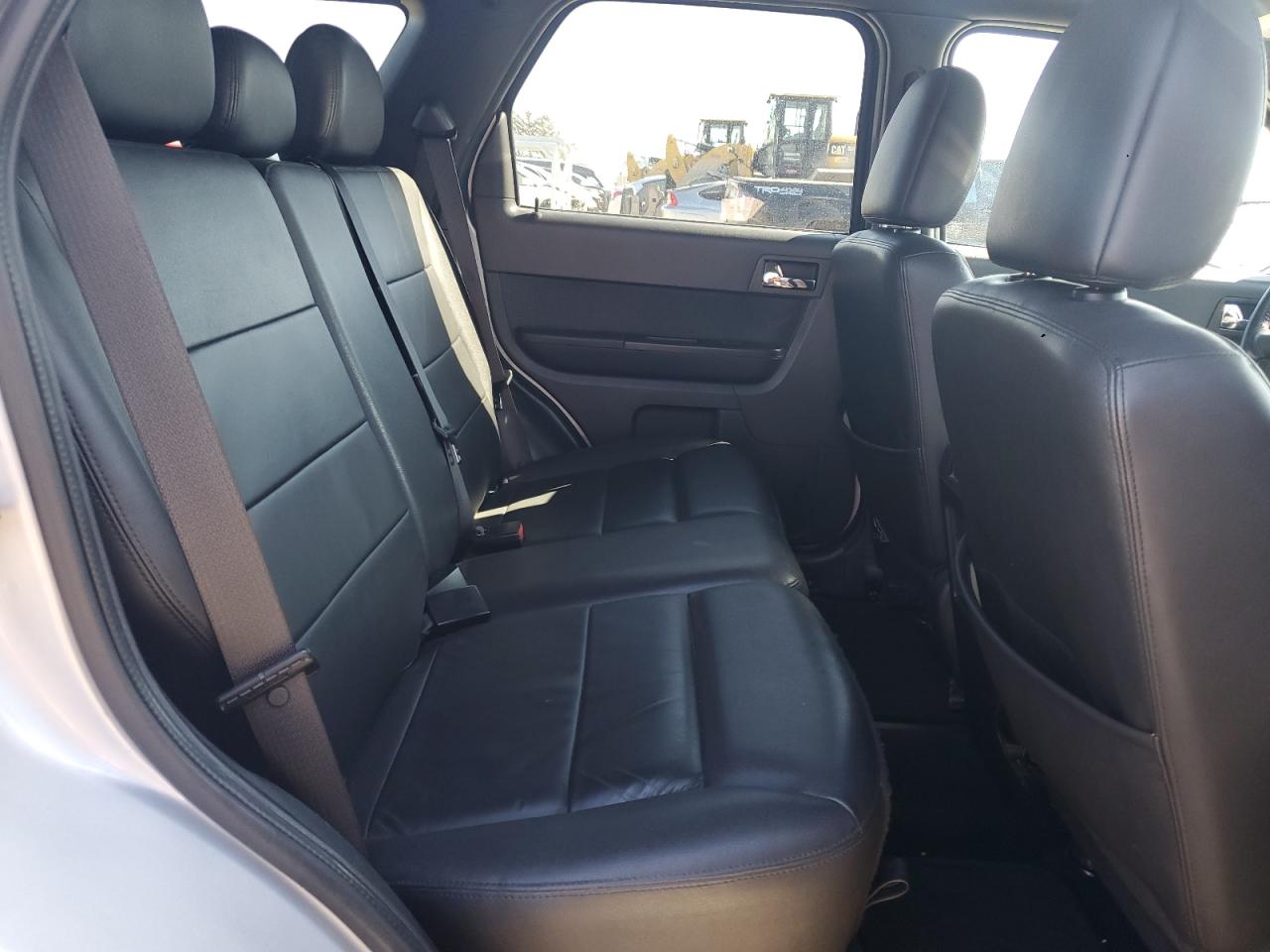 2011 Ford Escape - Image 11