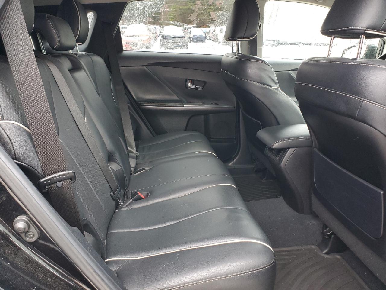 2015 Toyota Venza - Image 10