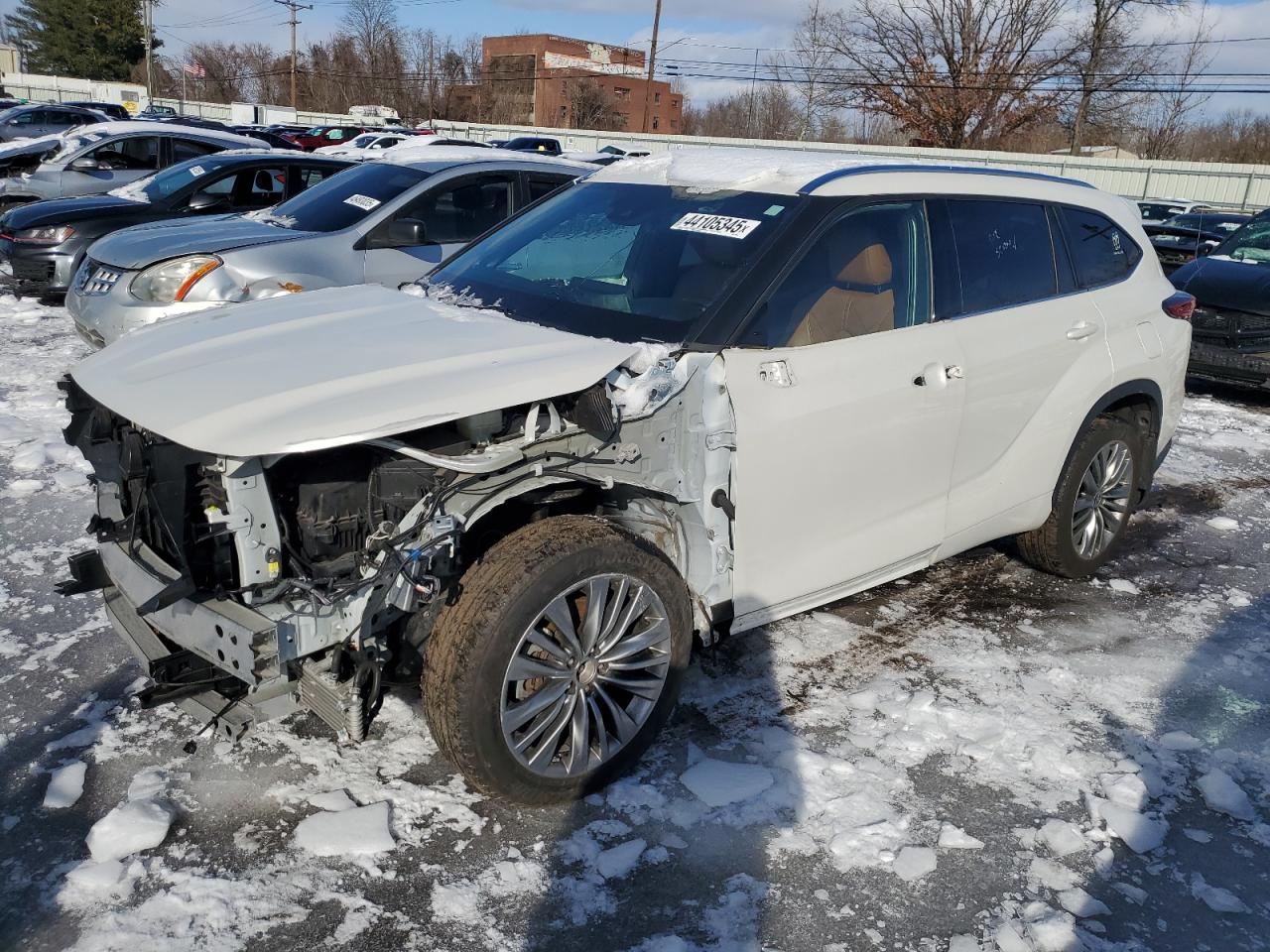 2021 Toyota Highlander - Image 1