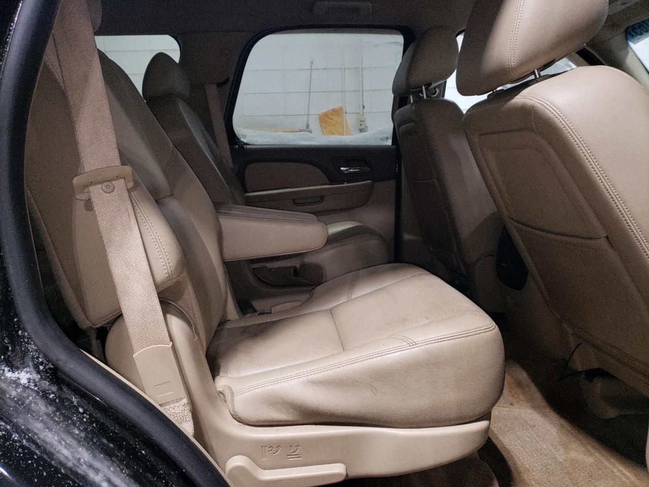 2010 Chevrolet Tahoe - Image 11