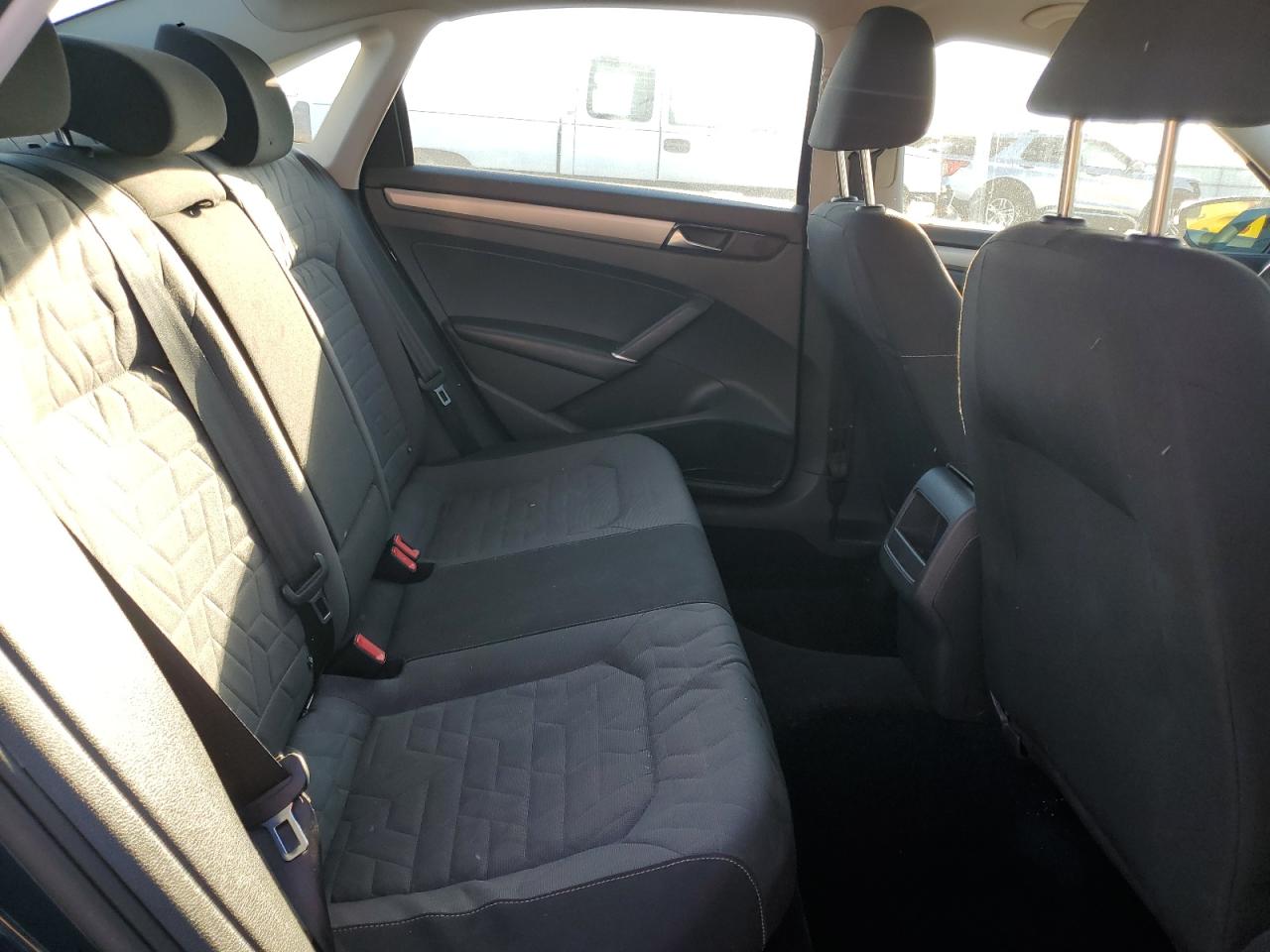 2020 Volkswagen Passat - Image 10