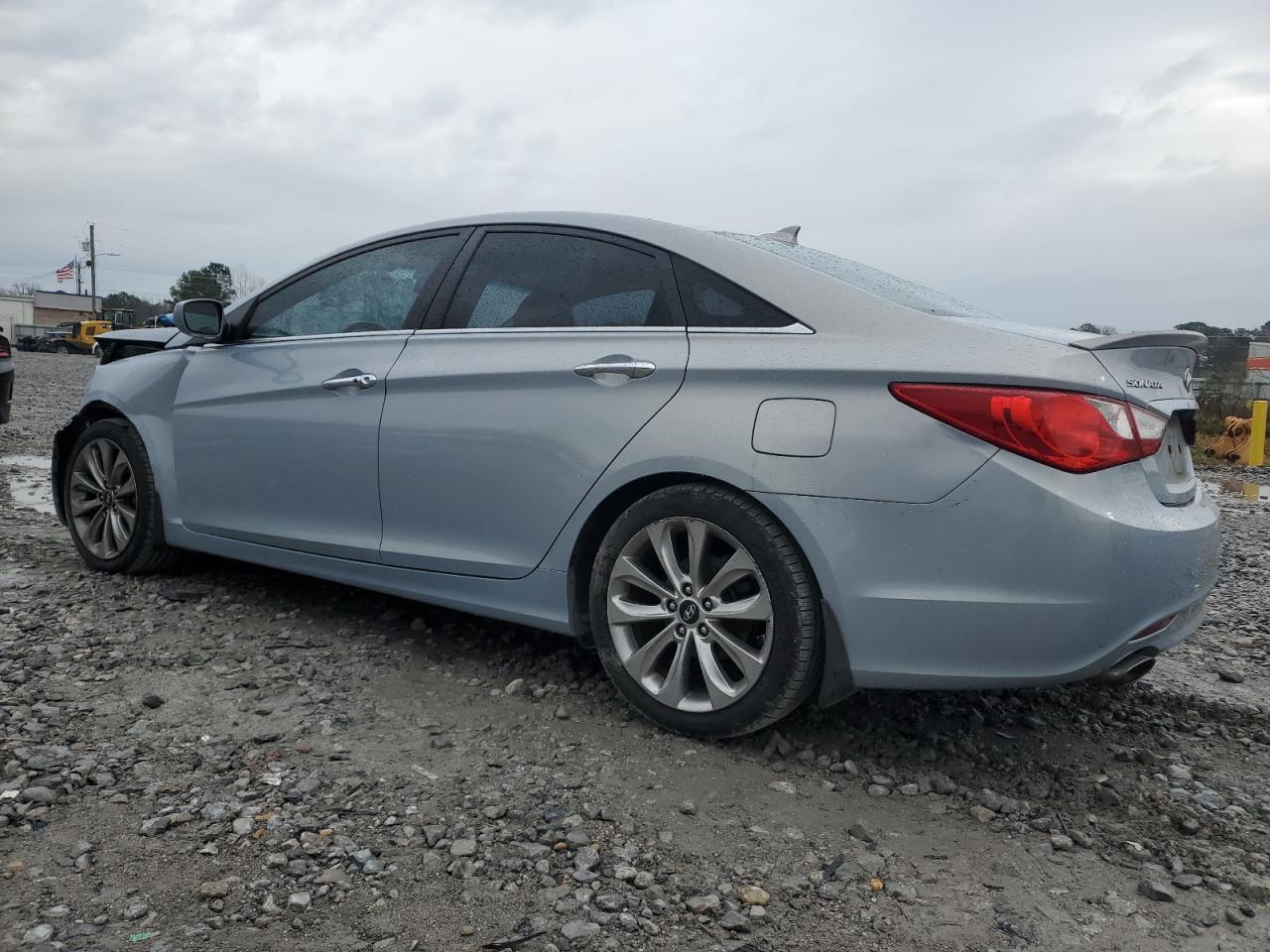 2012 Hyundai Sonata - Image 2