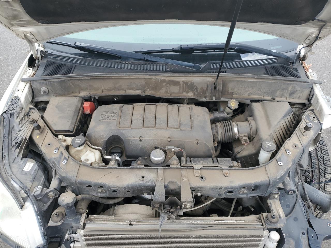 2010 Chevrolet Traverse - Image 12
