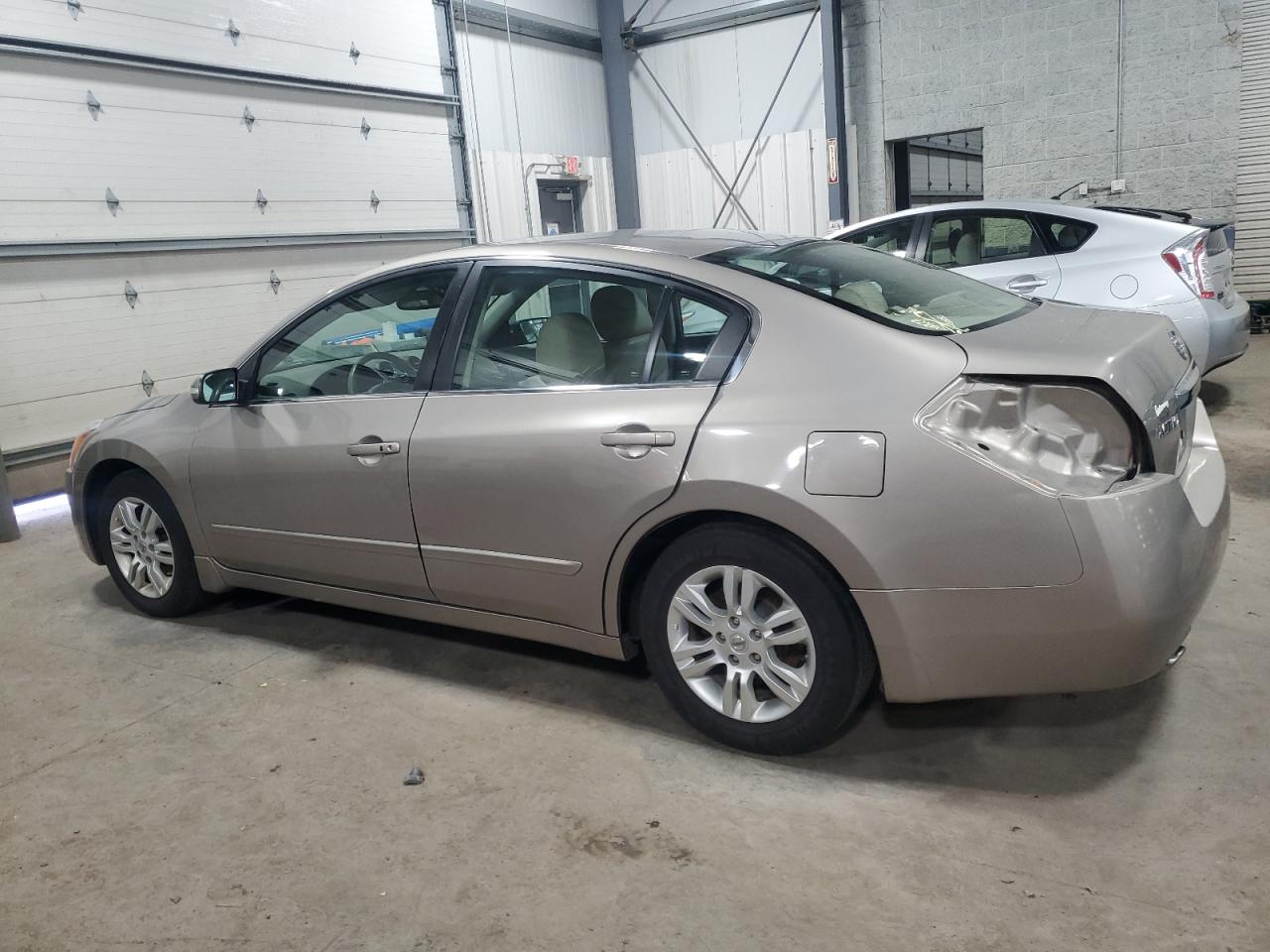 2012 Nissan Altima - Image 2