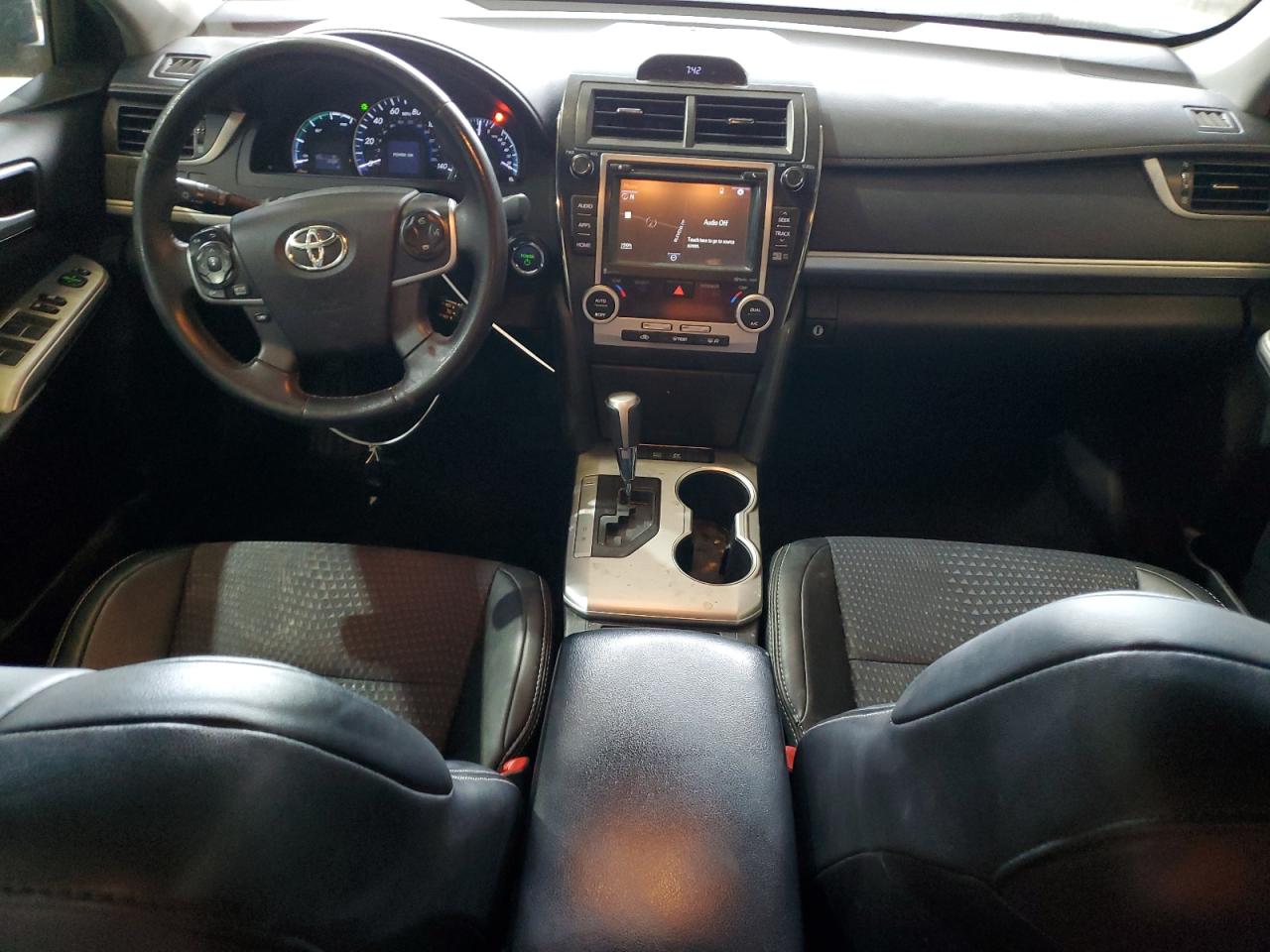 2014 Toyota Camry - Image 8