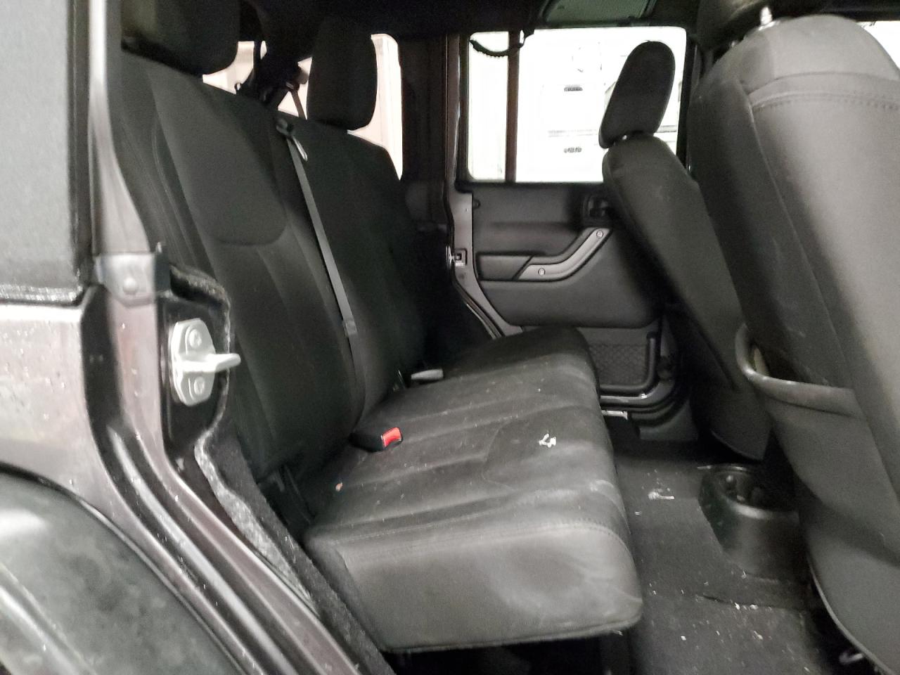 2018 Jeep Wrangler - Image 10