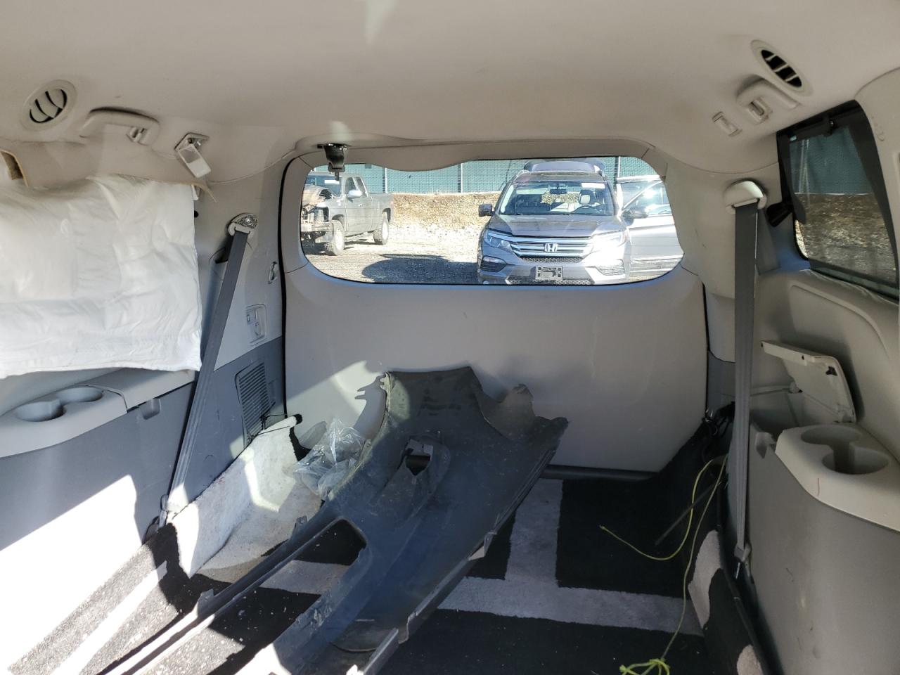 2013 Toyota Sienna - Image 10