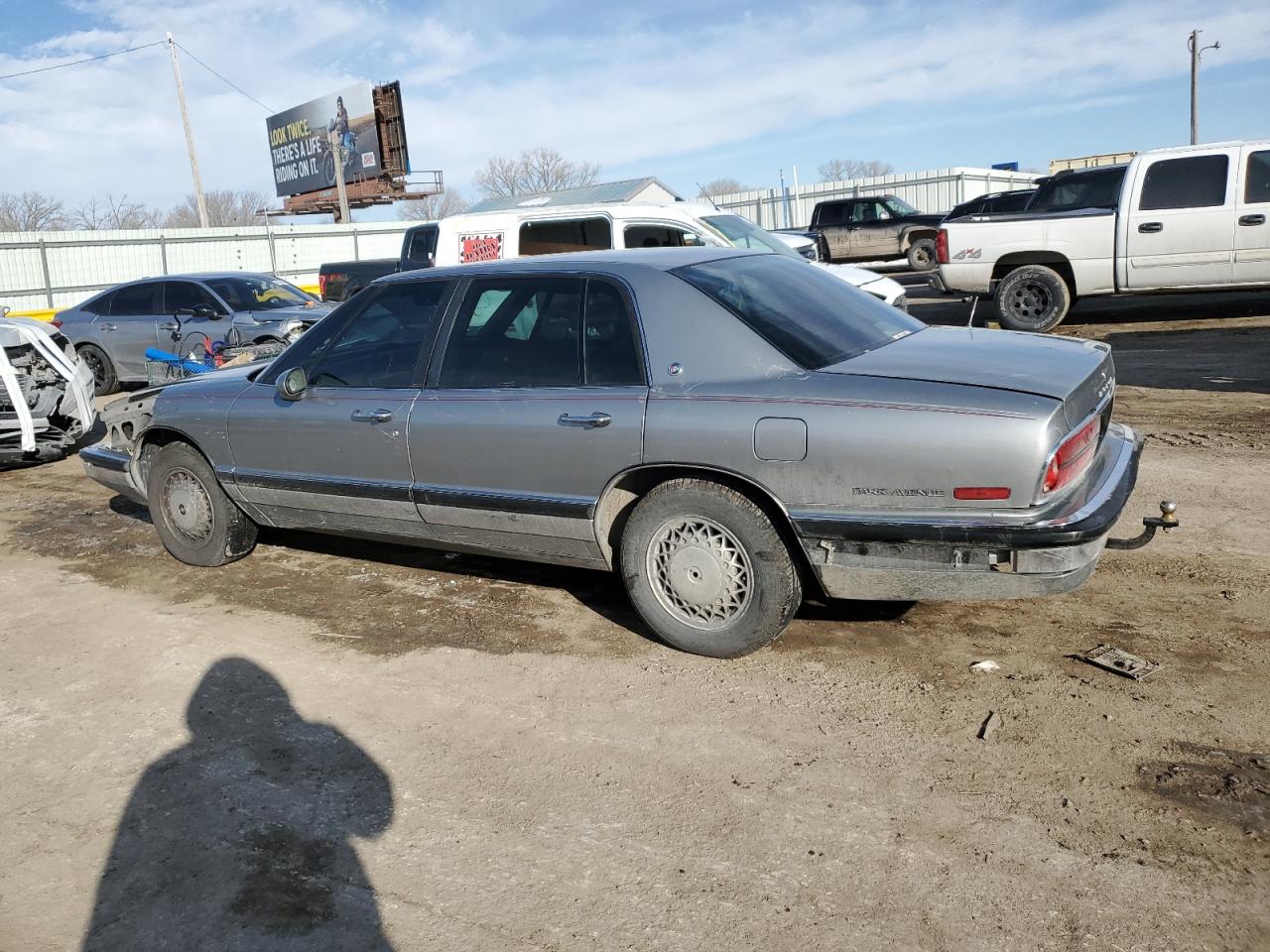 1993 Buick Park Avenue - Image 2