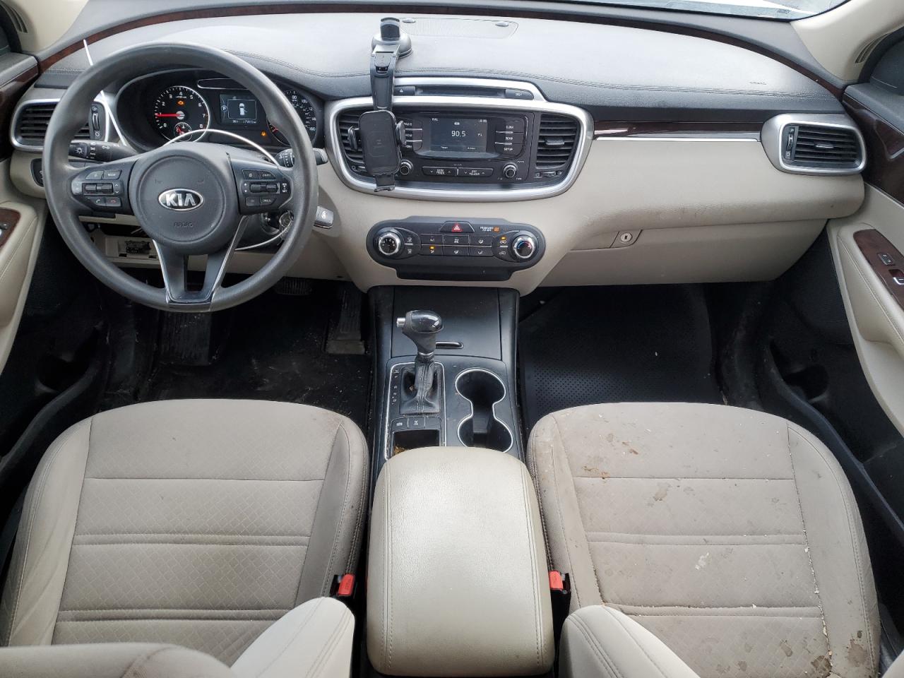 2016 Kia Sorento - Image 8