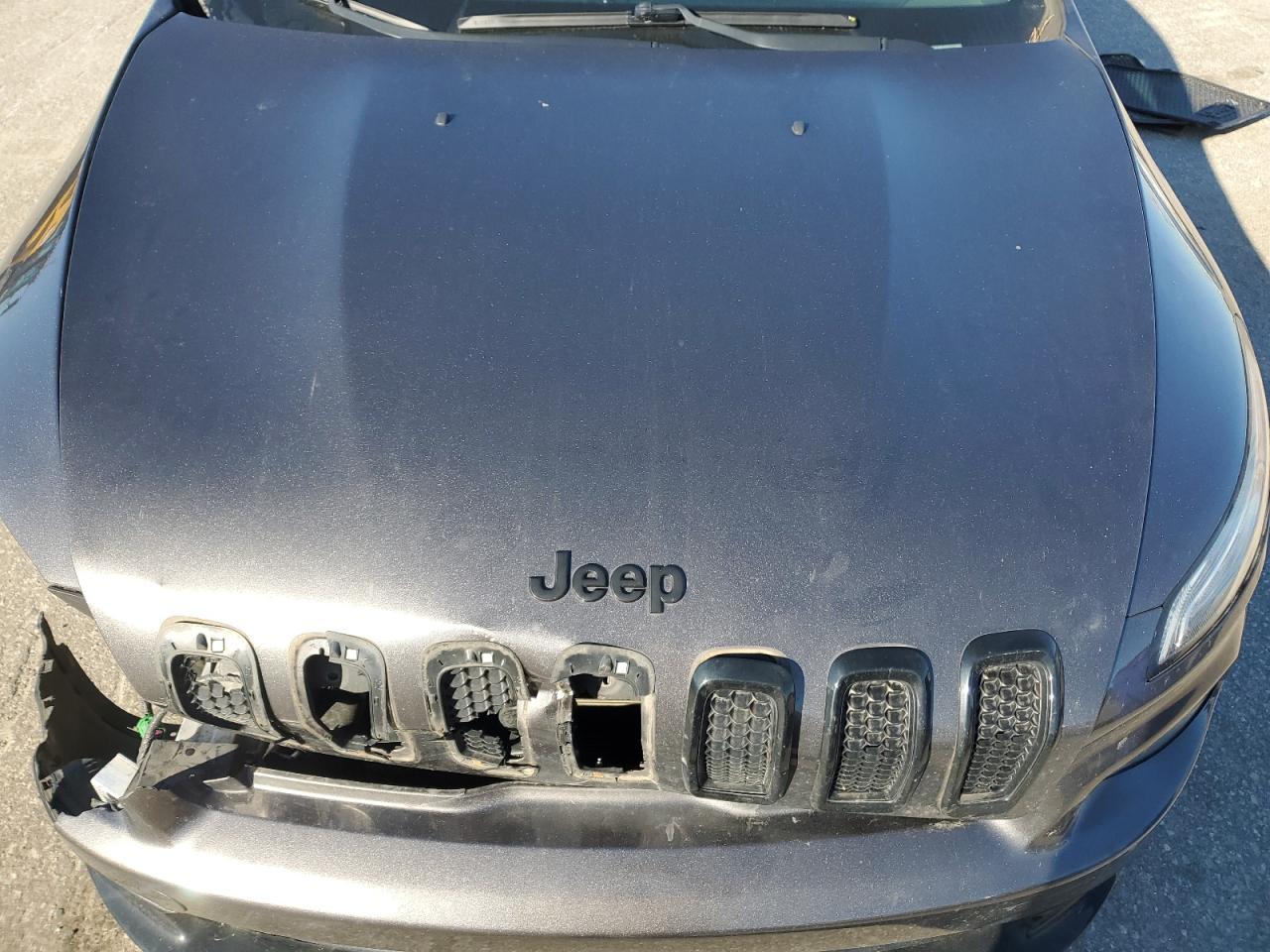 2018 Jeep Grand Cherokee - Image 12