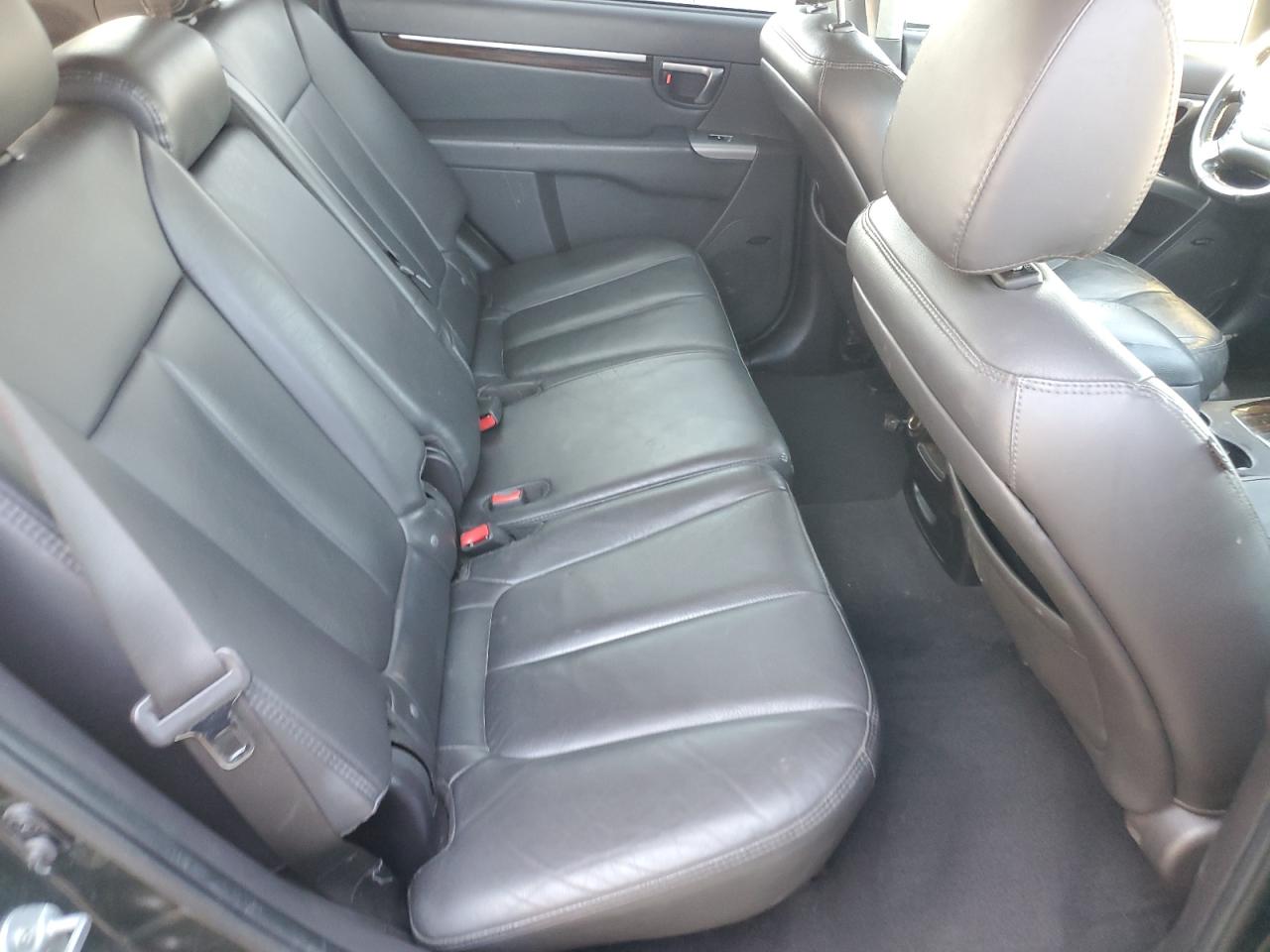 2011 Hyundai Santa Fe - Image 11