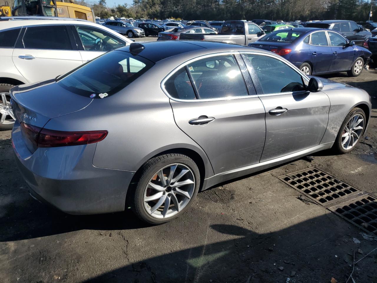 2017 Alfa Romeo Giulia - Image 3