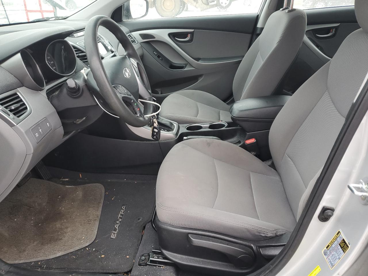 2016 Hyundai Elantra - Image 7