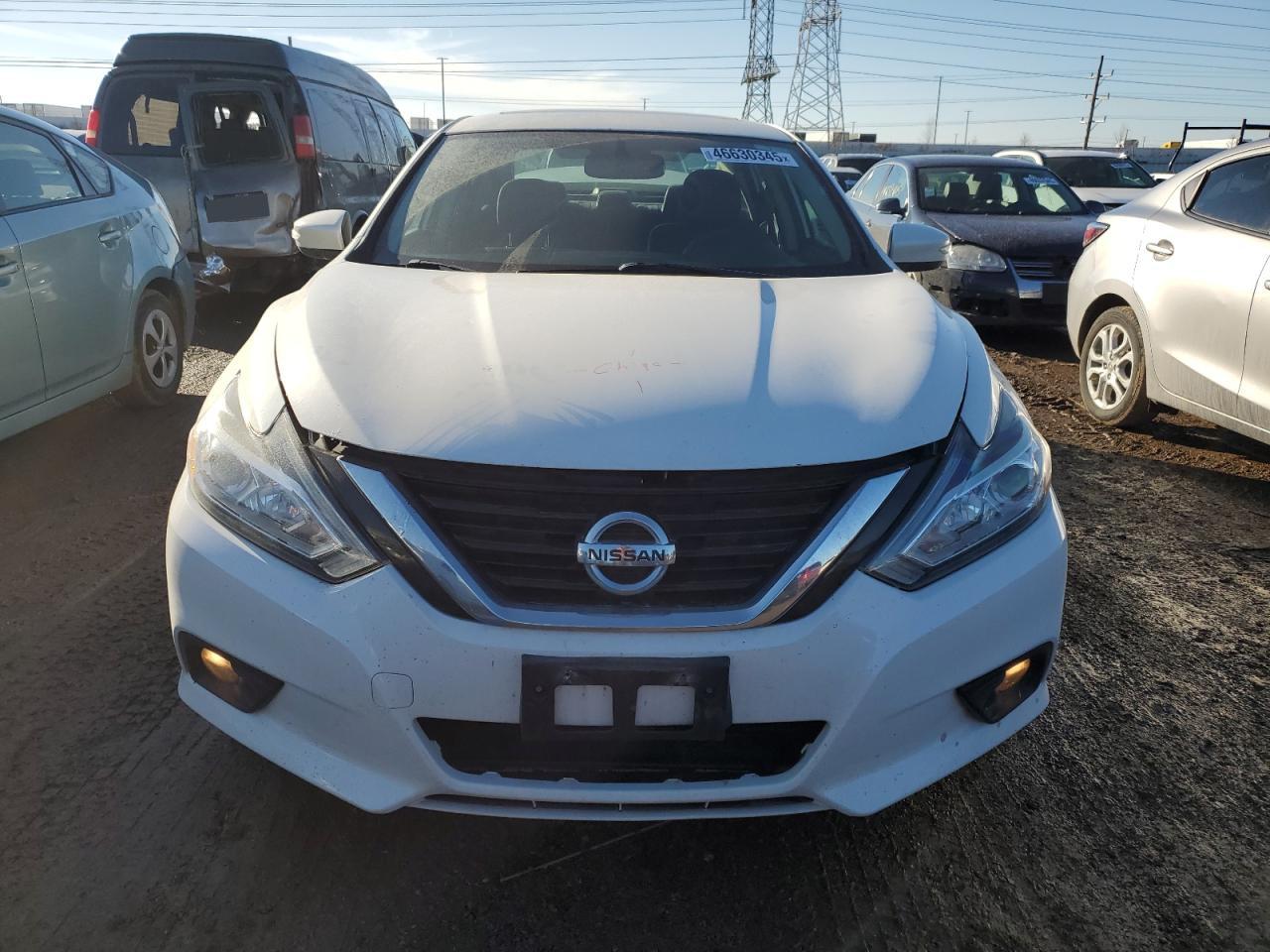 2017 Nissan Altima - Image 5