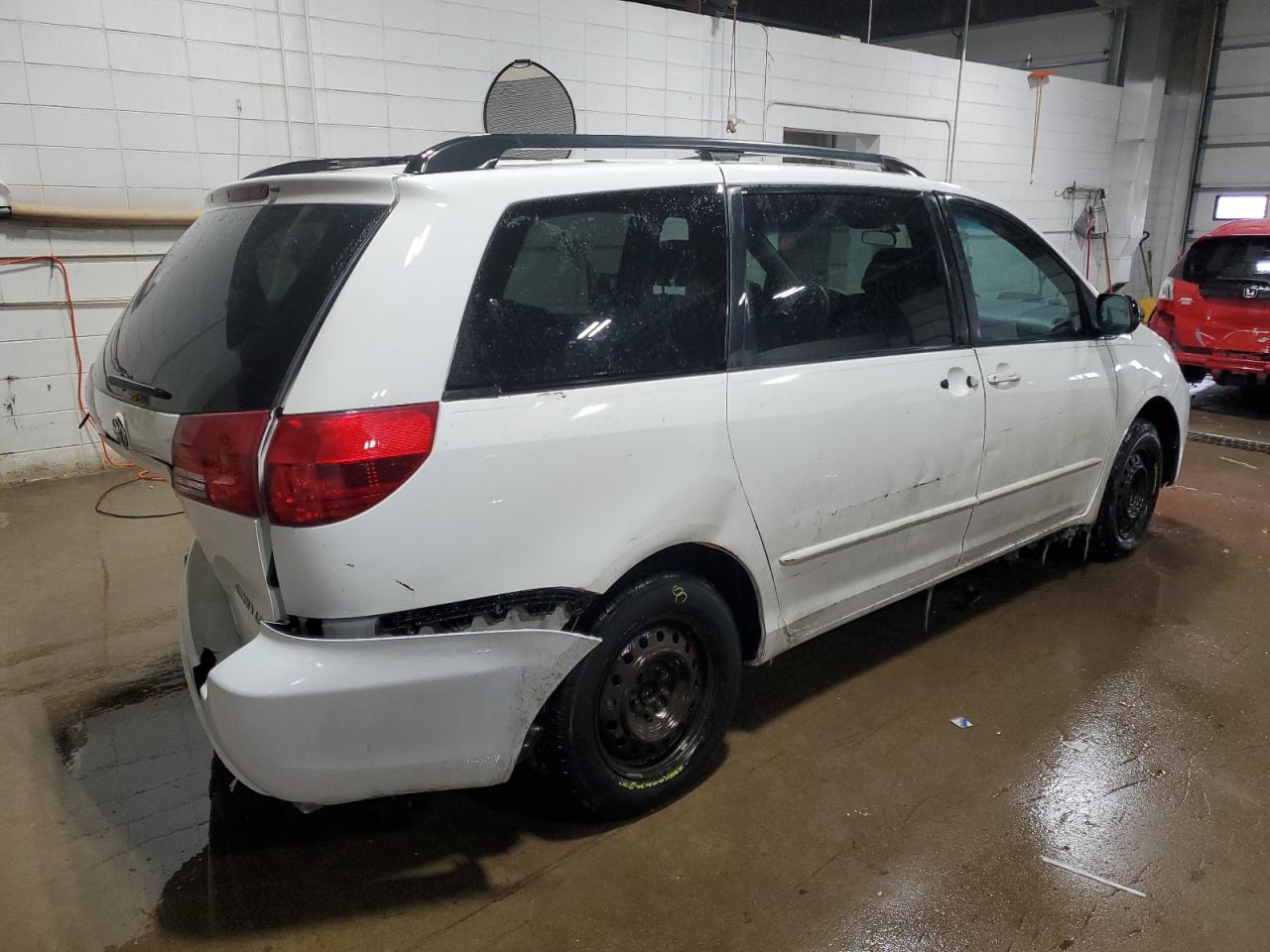 2005 Toyota Sienna - Image 3