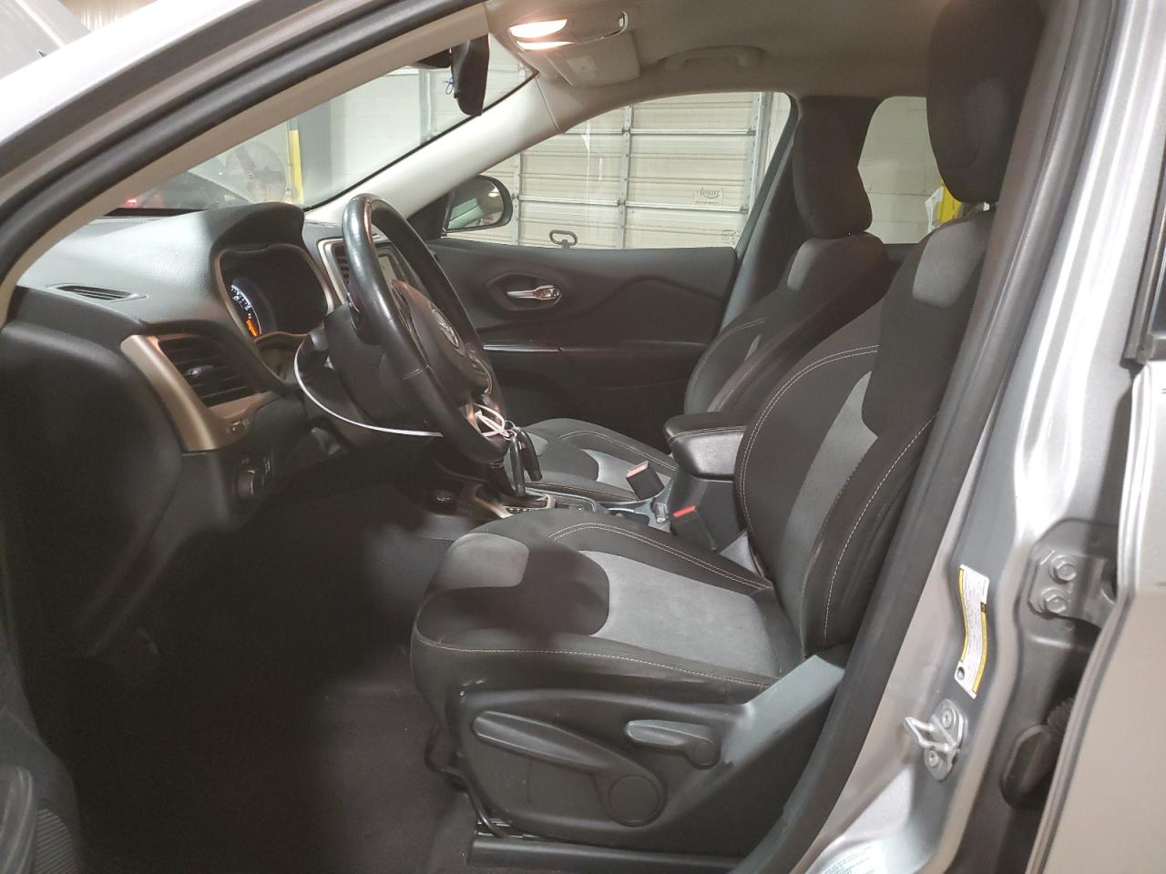 2016 Jeep Grand Cherokee - Image 7