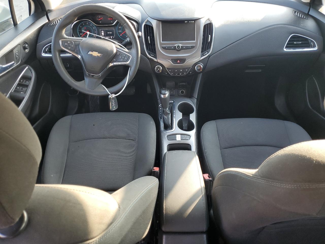 2017 Chevrolet Cruze - Image 8
