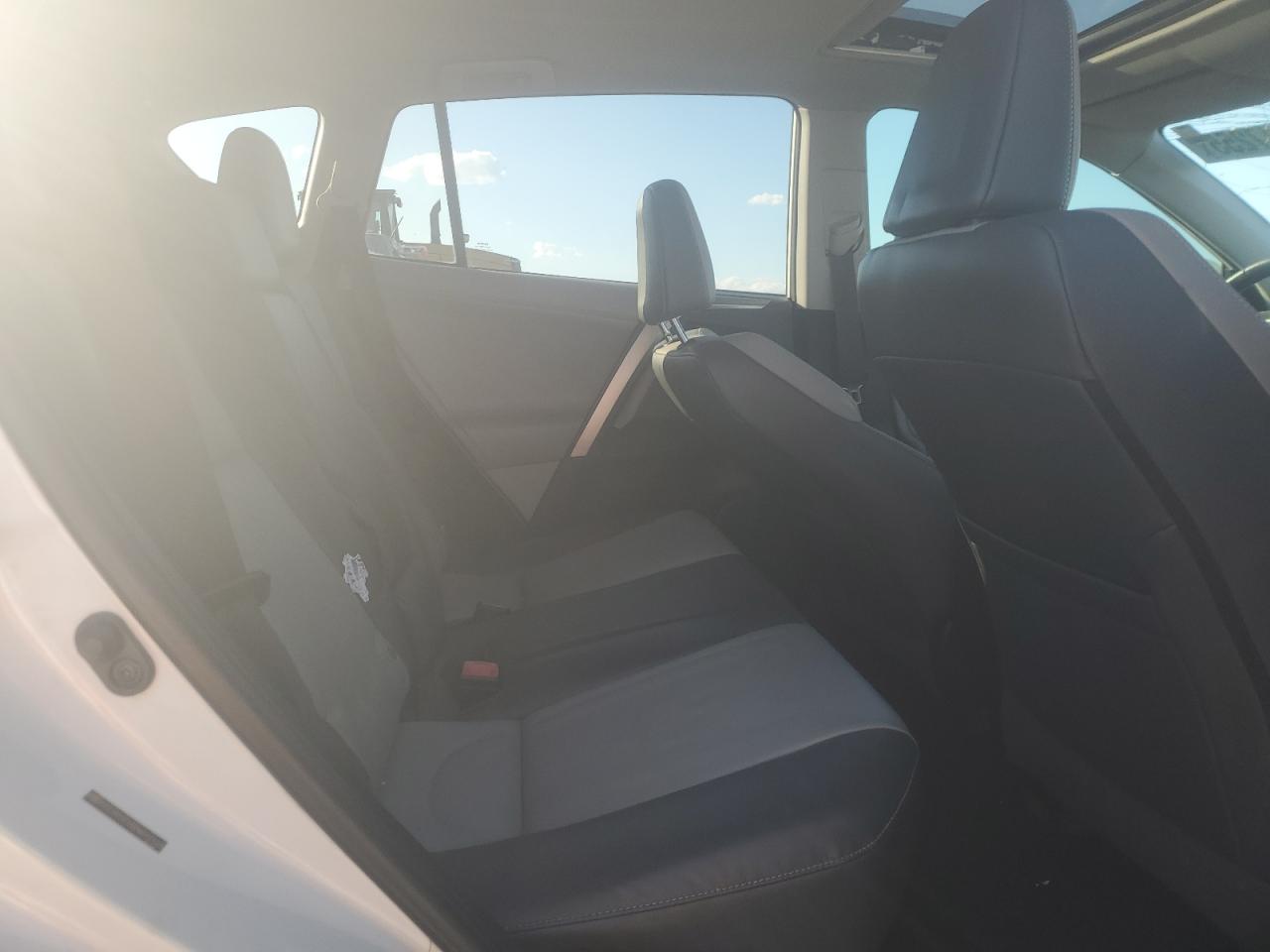 2013 Toyota RAV 4 - Image 11