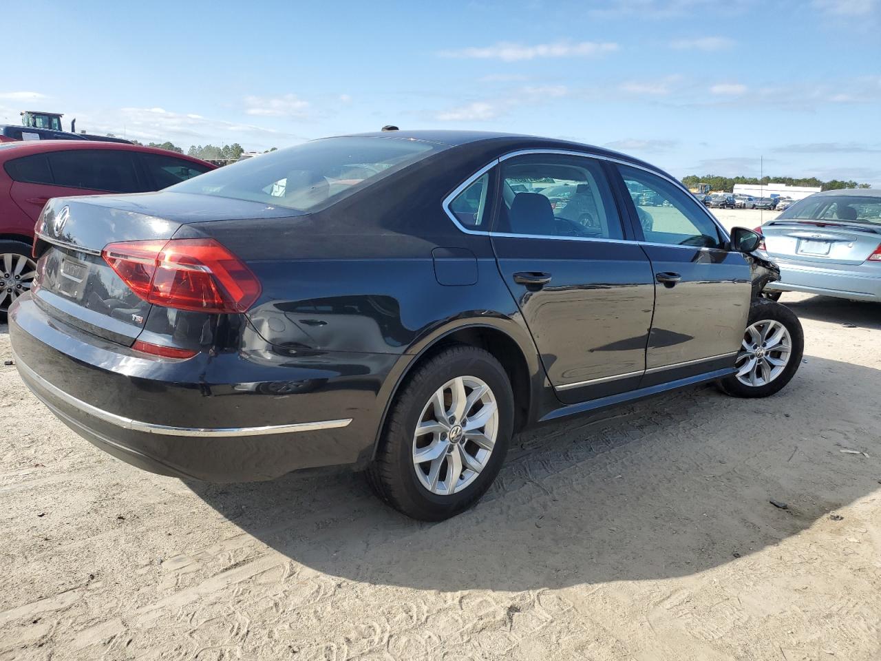 2017 Volkswagen Passat - Image 3