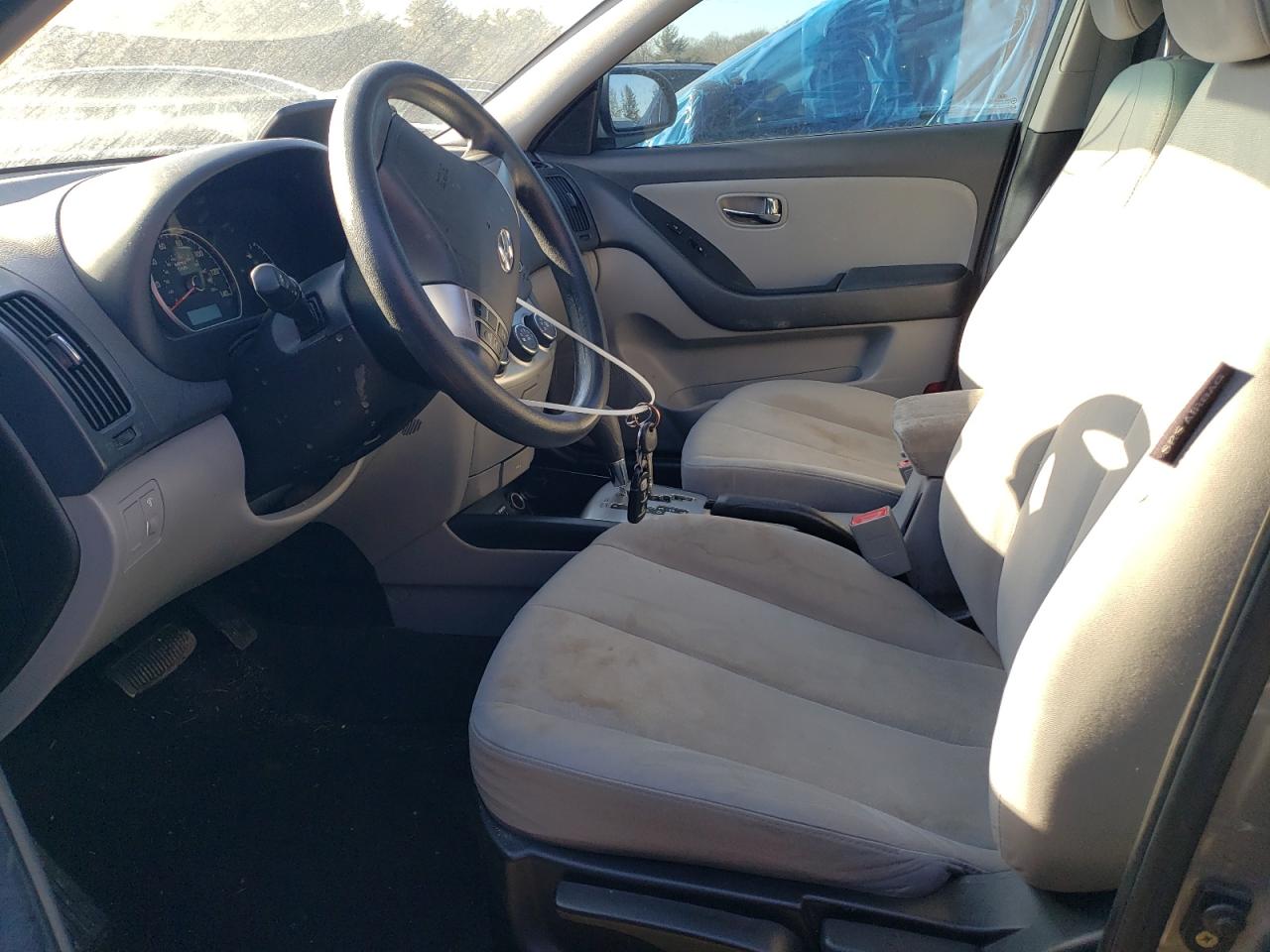 2010 Hyundai Elantra - Image 7