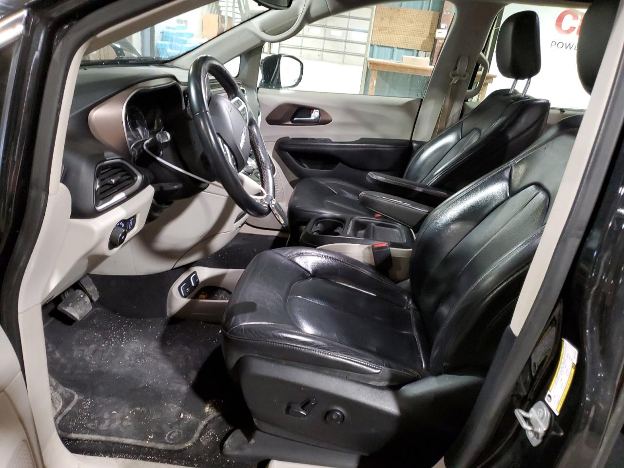2018 Chrysler Pacifica - Image 7