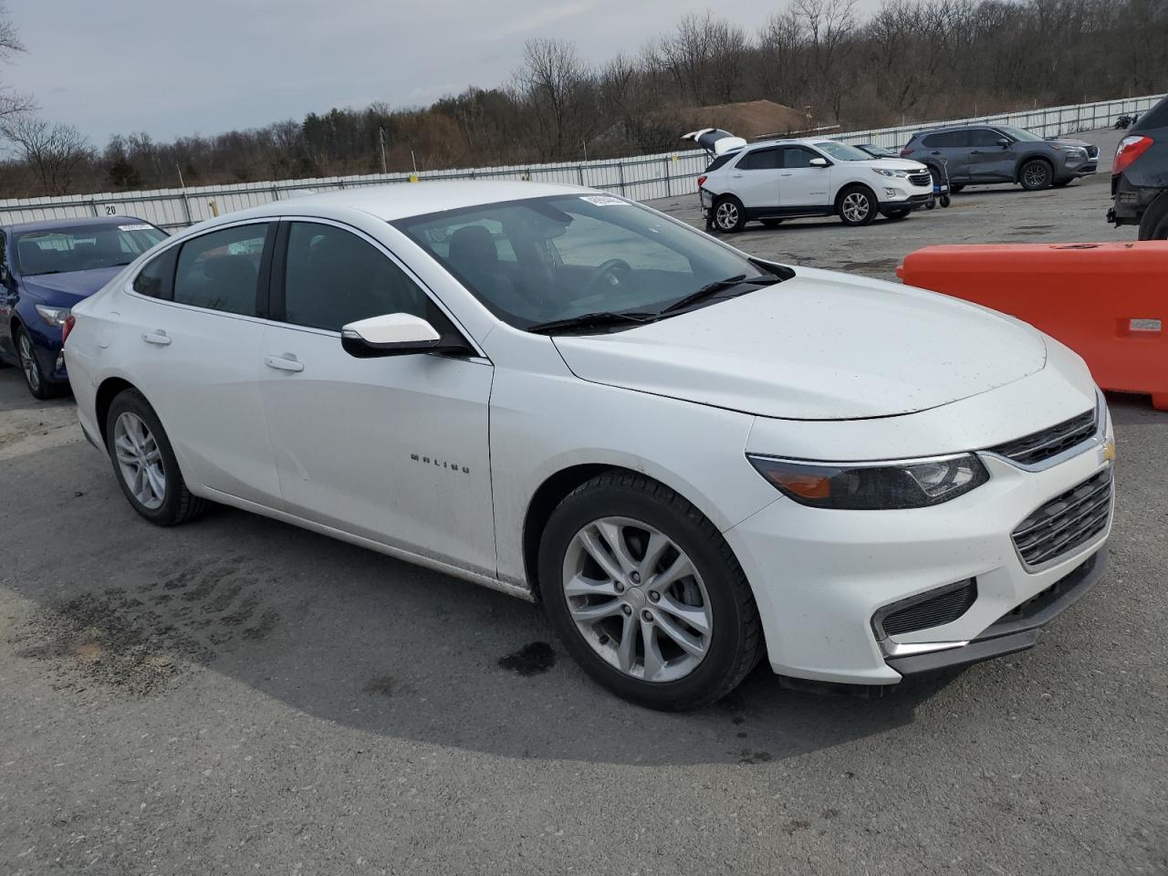 2017 Chevrolet Malibu - Image 4