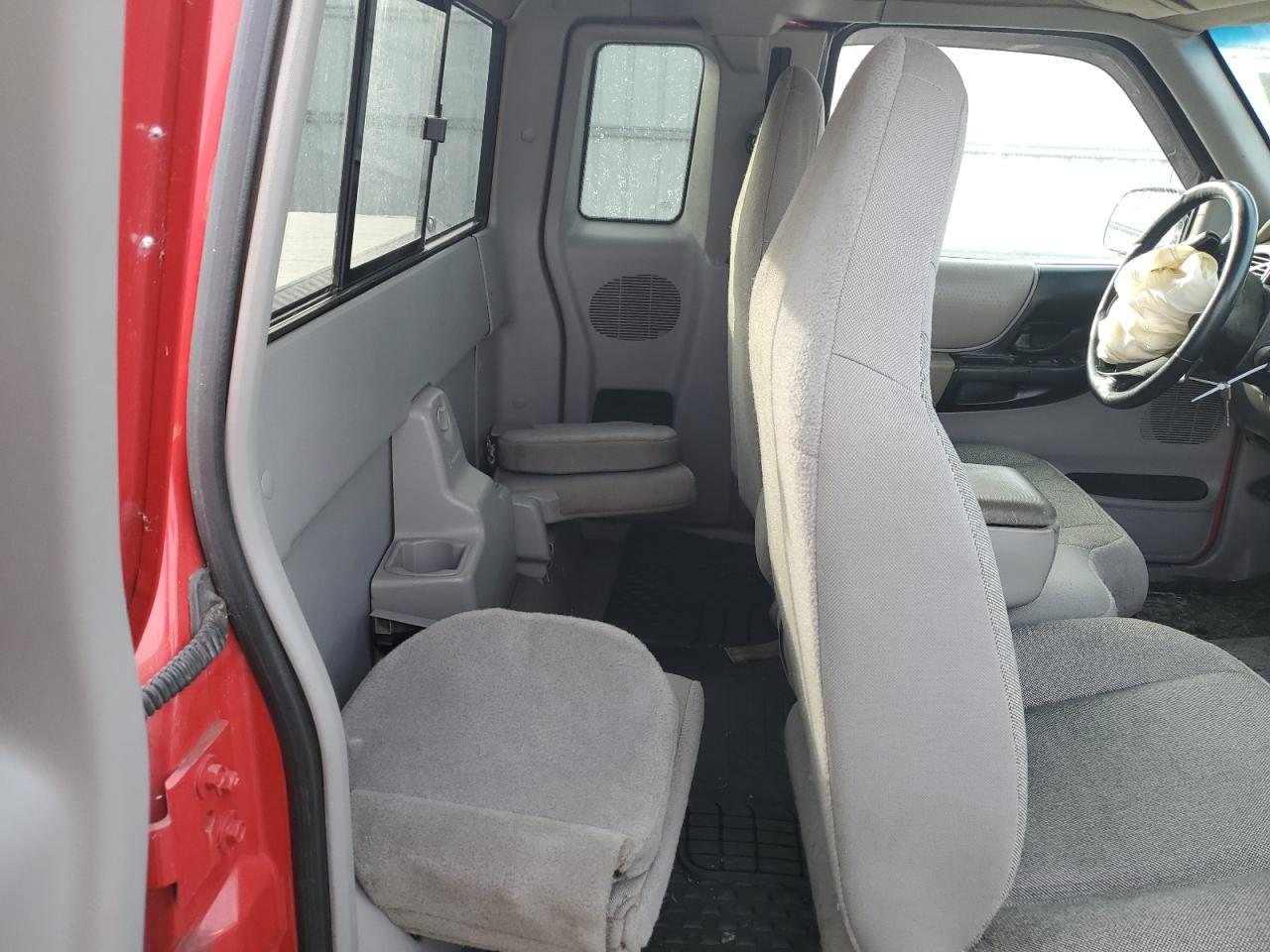 2000 Ford Ranger - Image 10