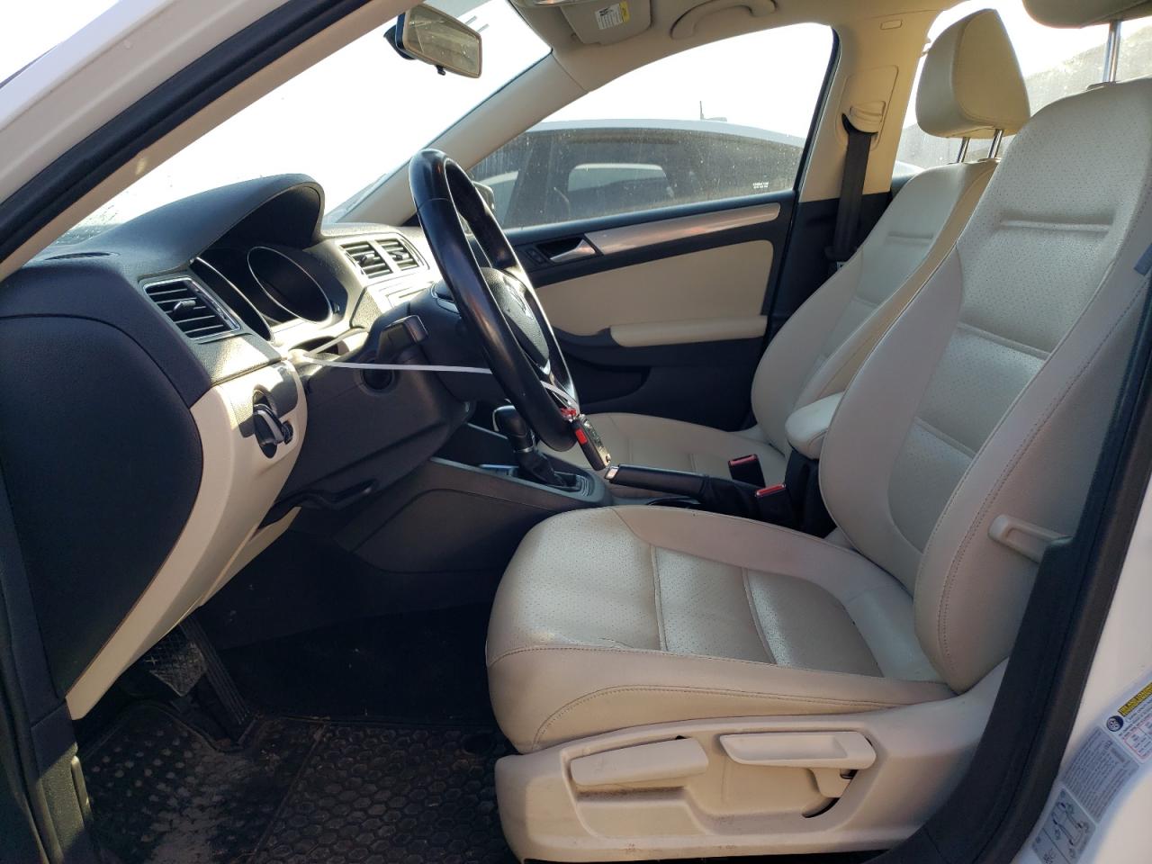 2017 Volkswagen Jetta - Image 7