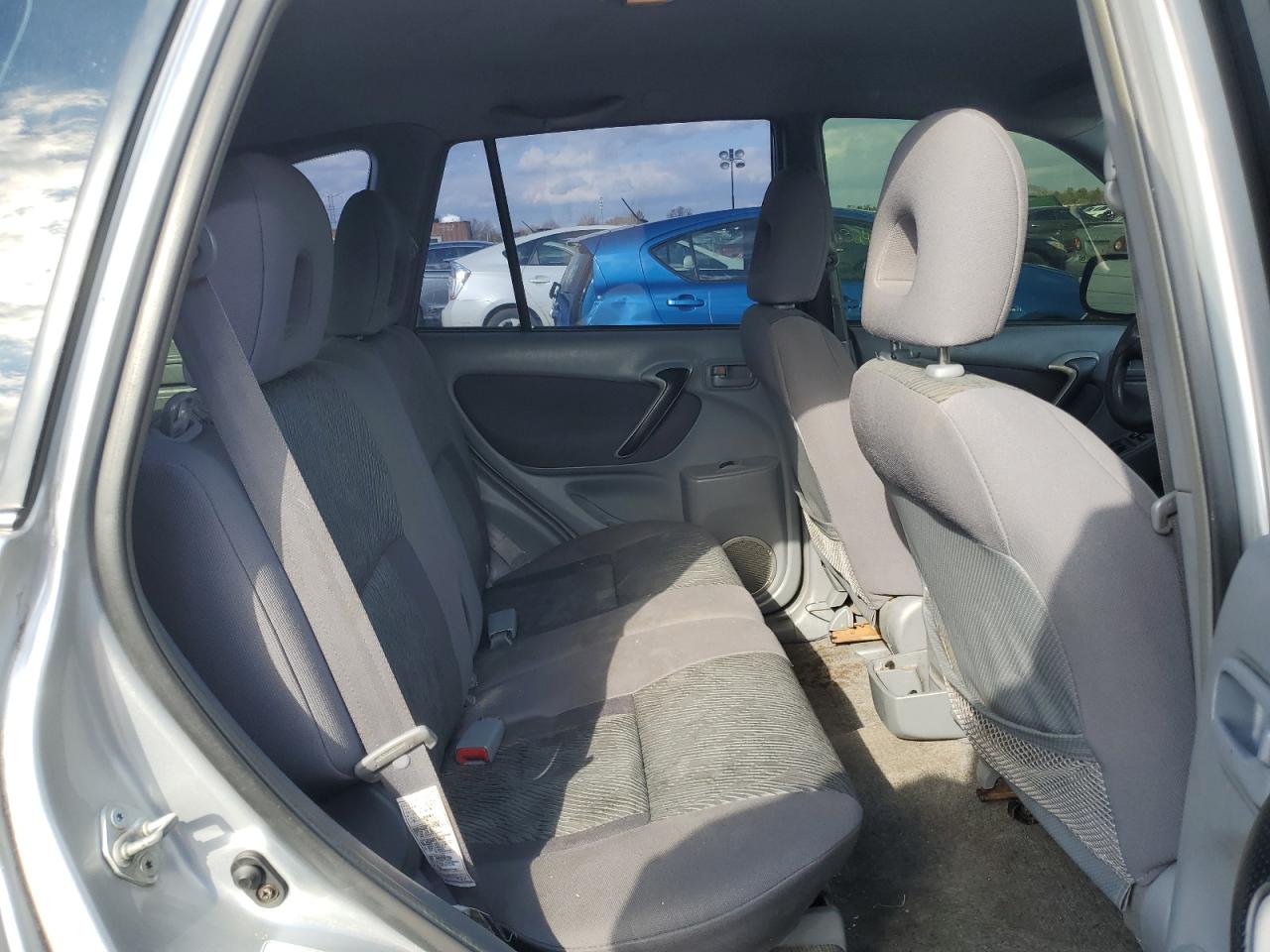 2003 Toyota RAV 4 - Image 11